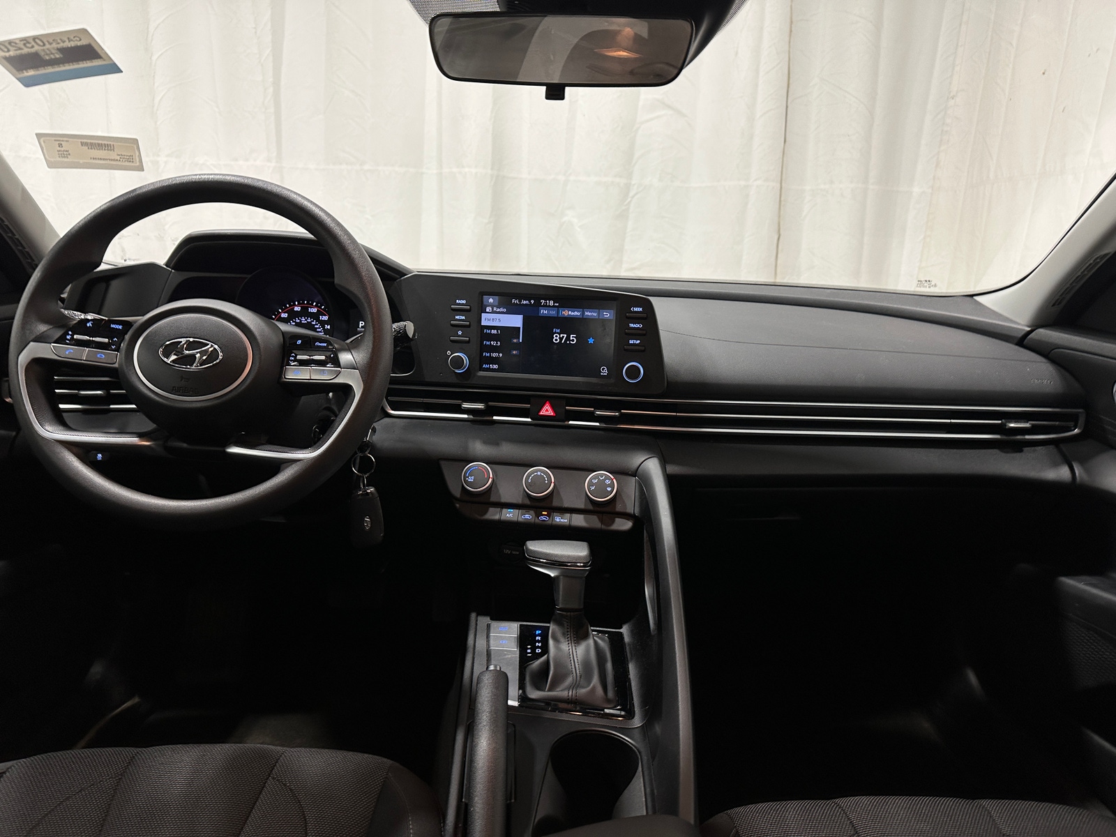 Thumbnail: 2023 Hyundai Elantra - 3