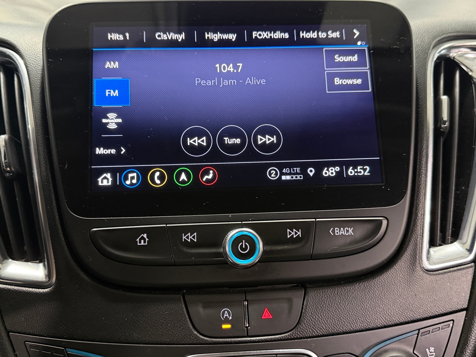 Thumbnail: 2024 Chevrolet Malibu - 3