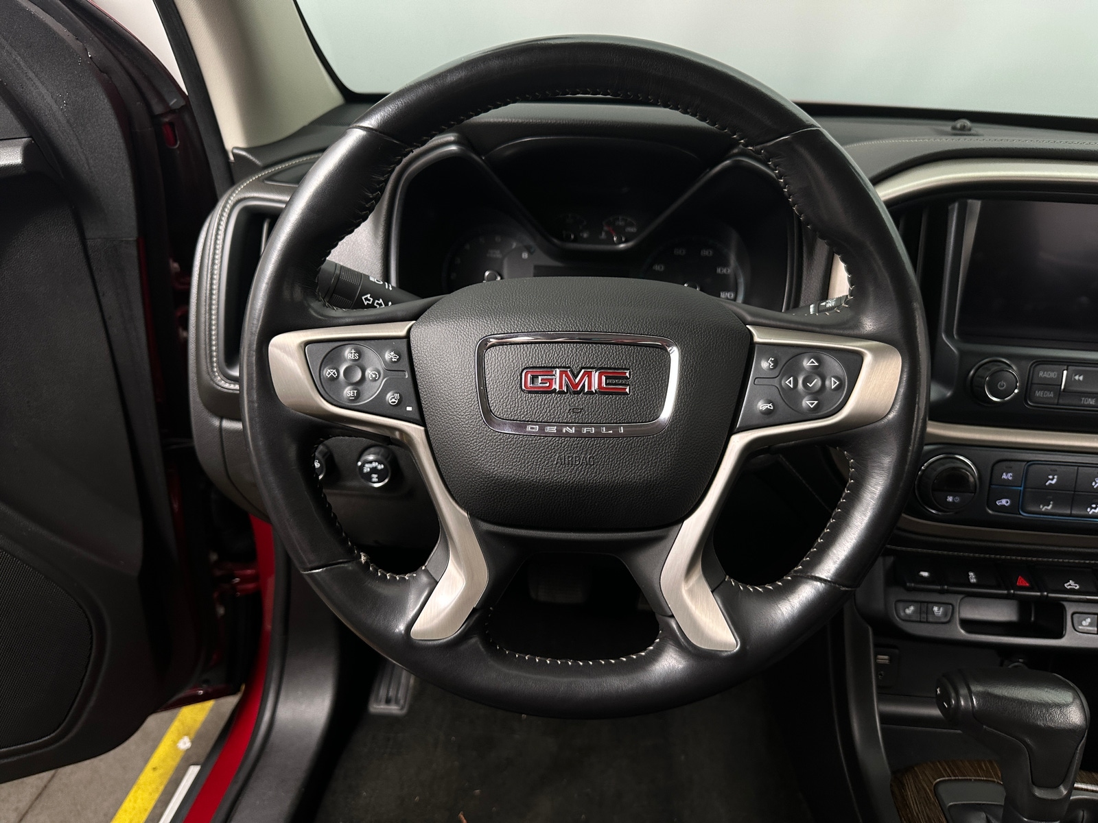 Thumbnail: 2018 GMC Canyon - 4