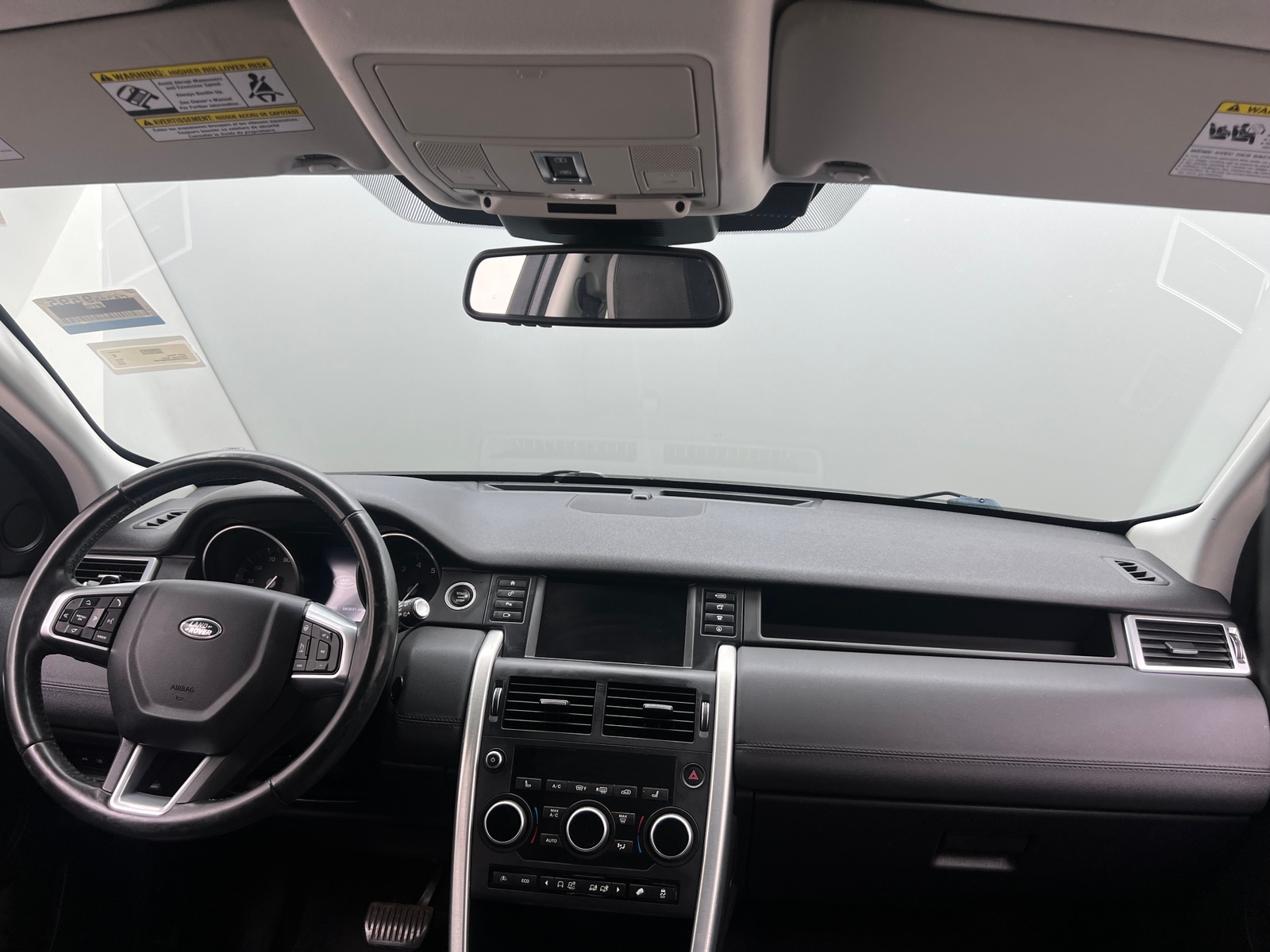 Thumbnail: 2016 Land Rover Discovery Sport - 2