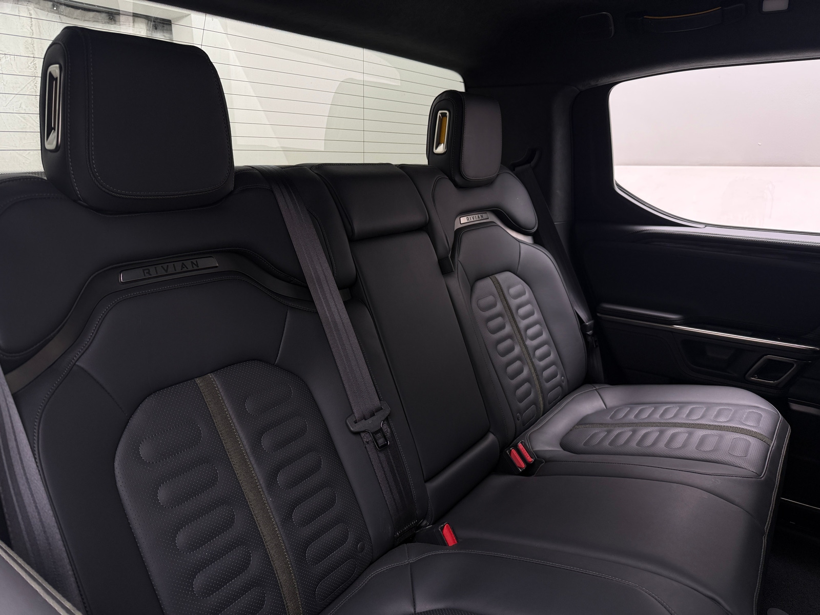 Thumbnail: 2022 Rivian R1T - 6