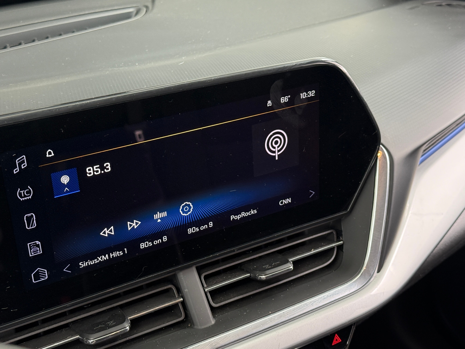 Thumbnail: 2025 Chevrolet Trax - 4