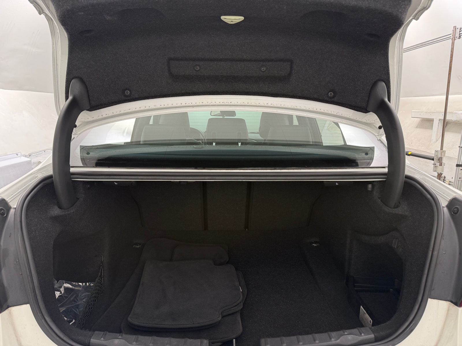 Thumbnail: 2018 BMW 3 Series - 6