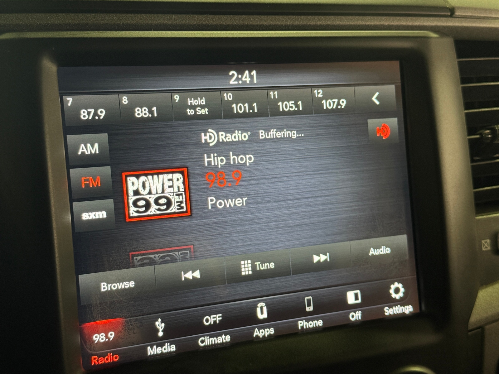 Thumbnail: 2019 RAM 1500 Classic - 4