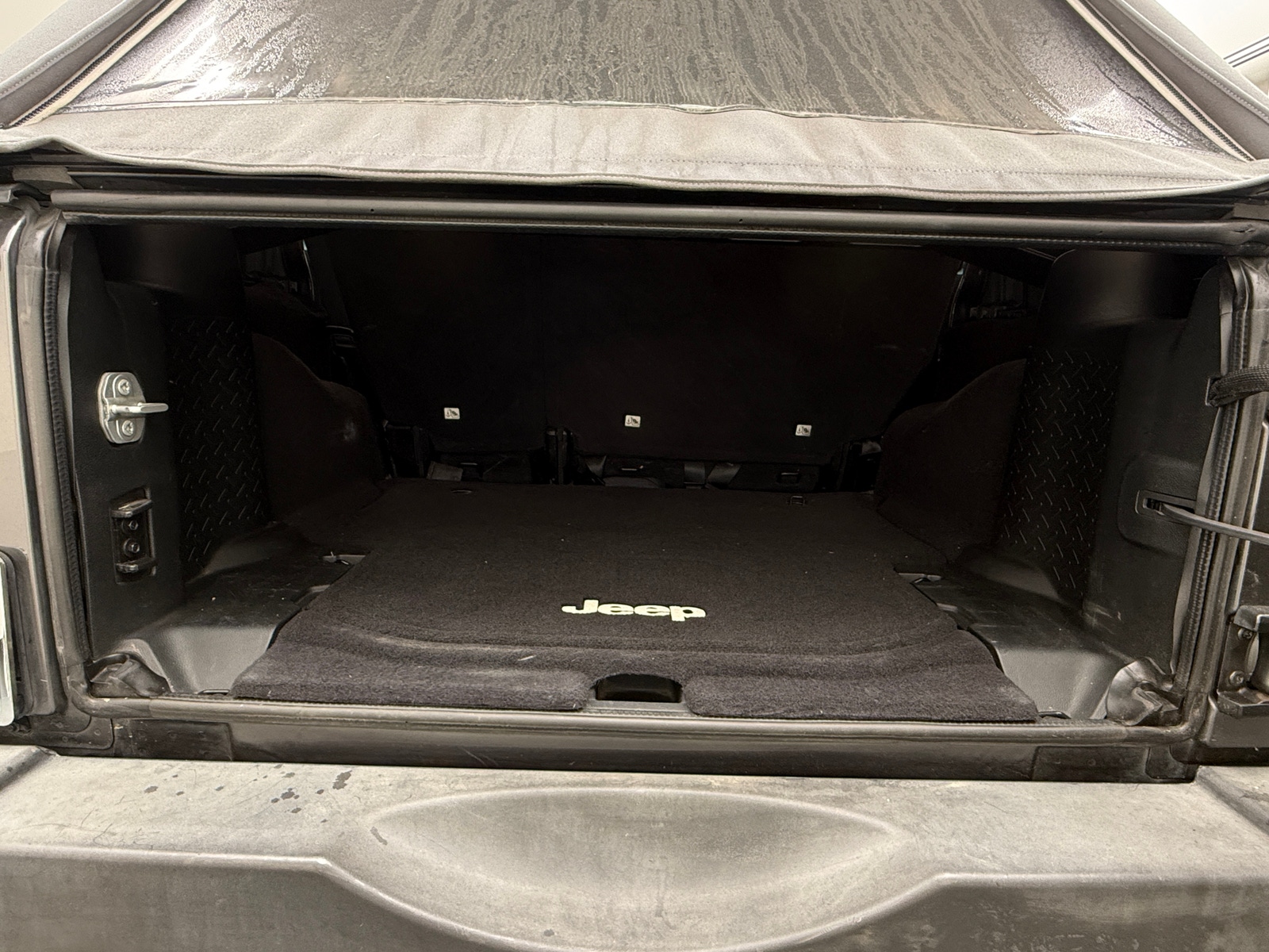 Thumbnail: 2016 Jeep Wrangler - 7