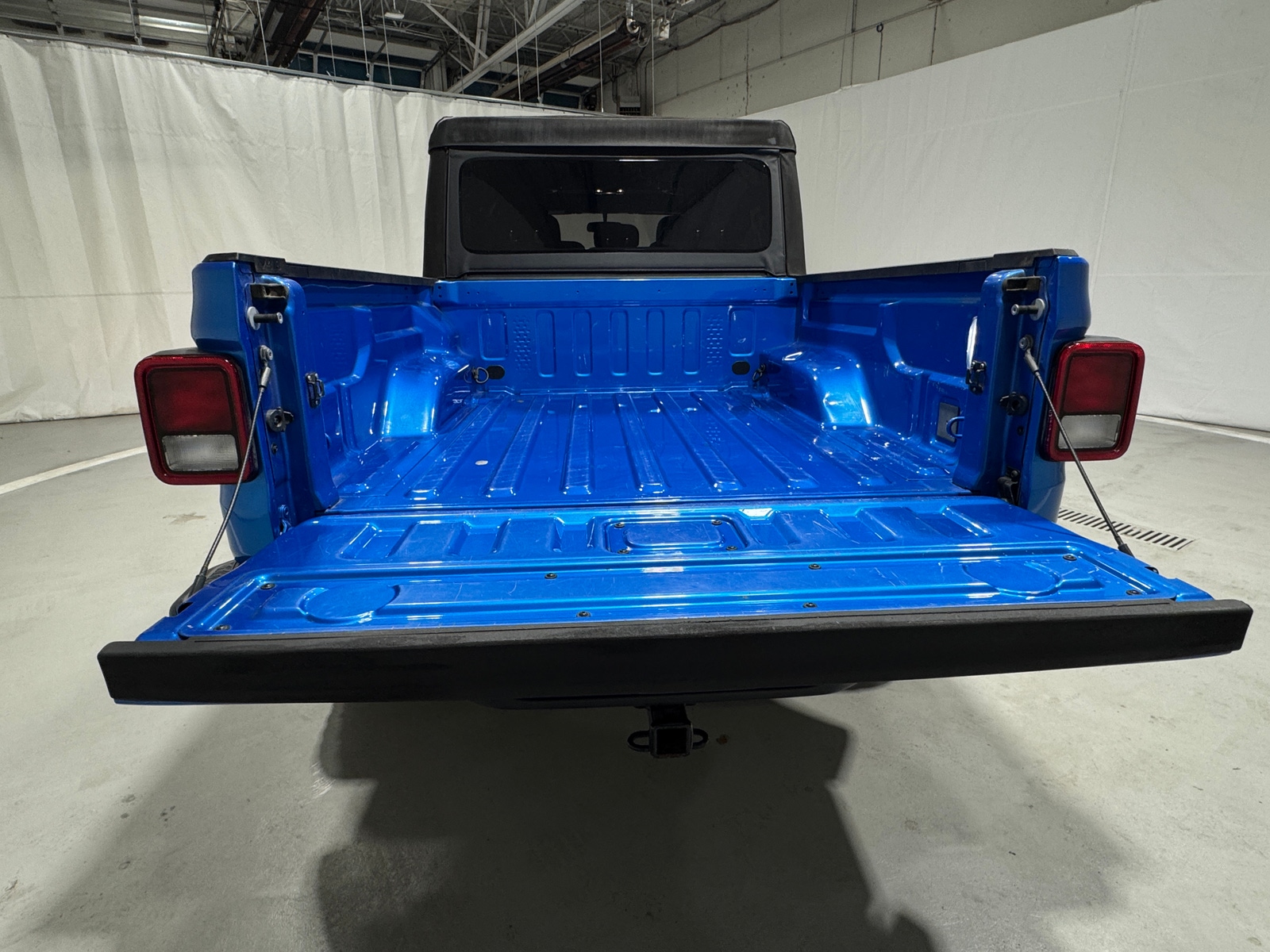 Thumbnail: 2022 Jeep Gladiator - 7