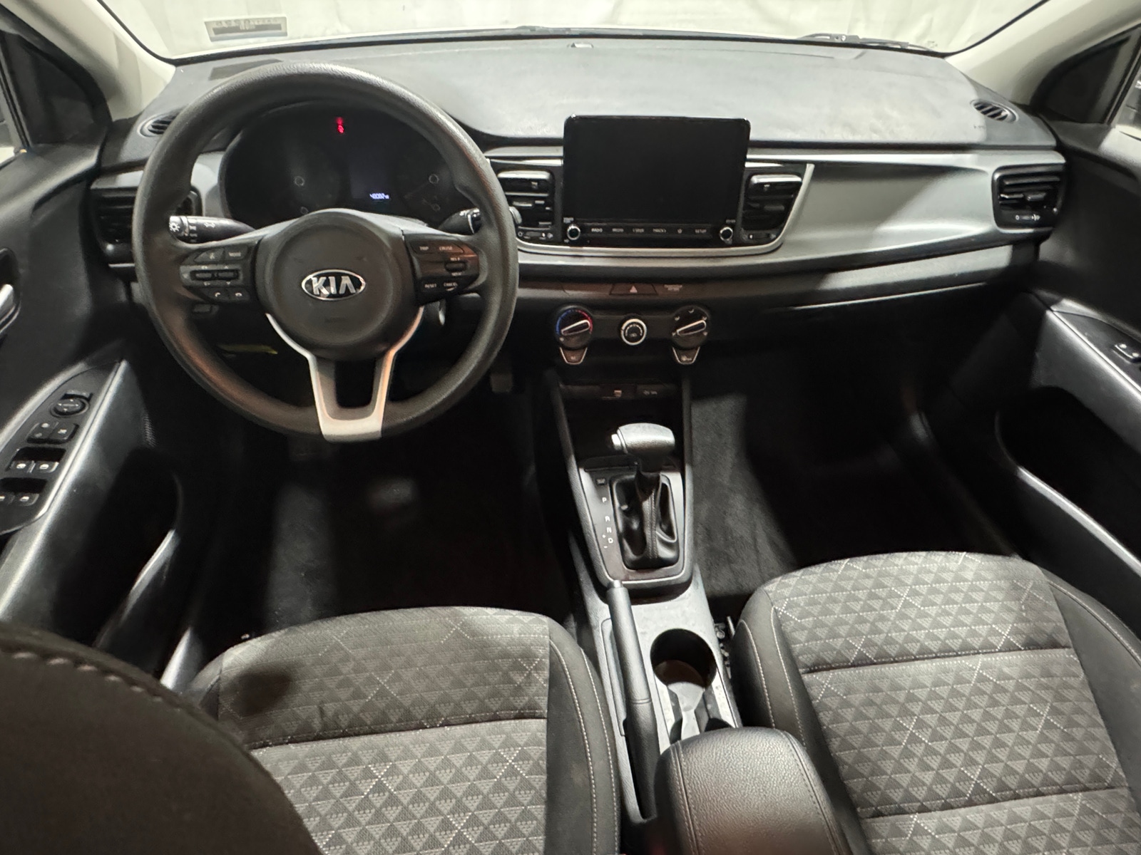 Thumbnail: 2021 Kia Rio - 3