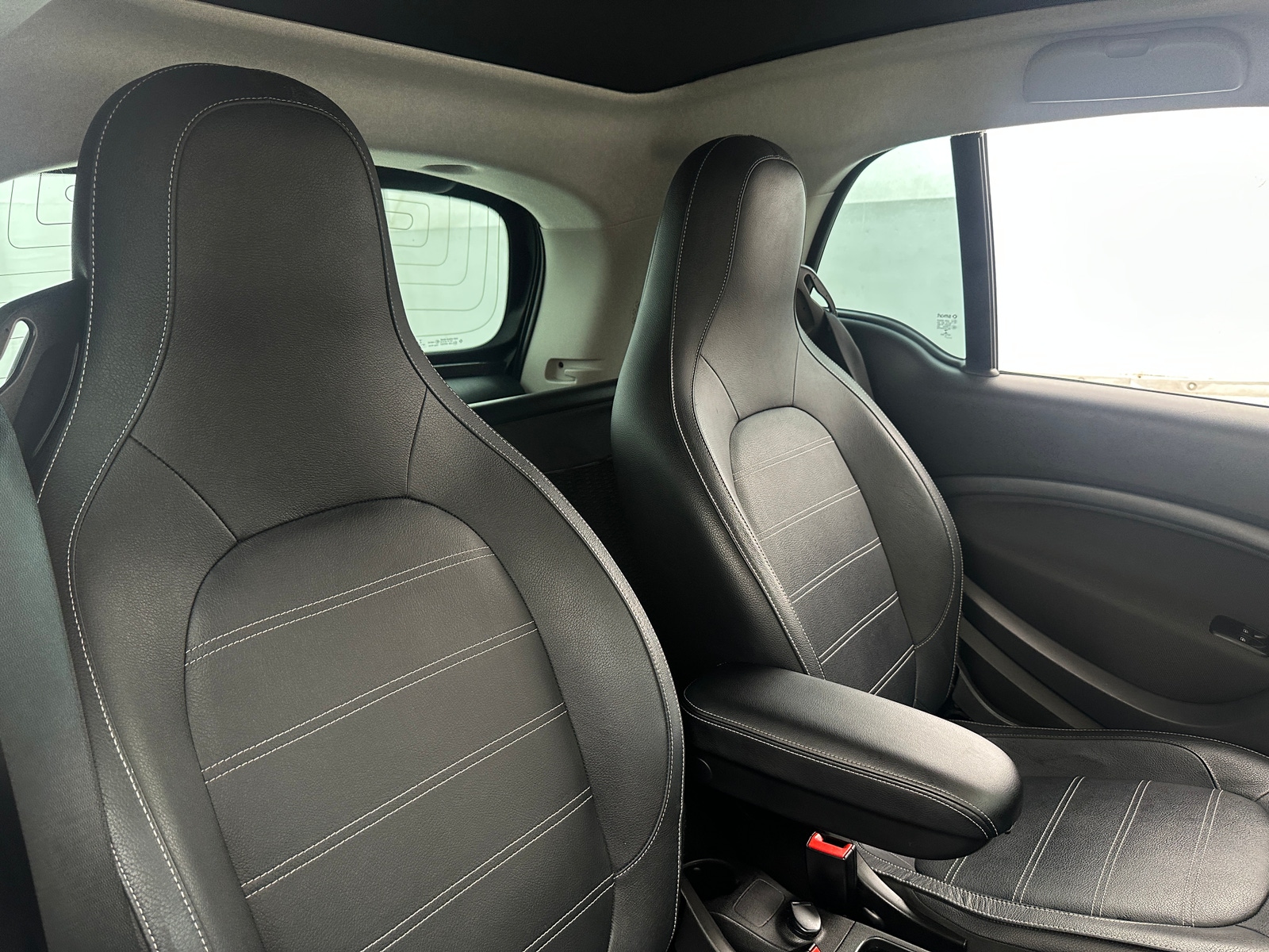 Thumbnail: 2017 smart fortwo - 2