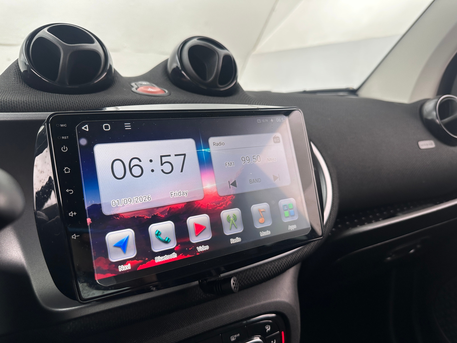 Thumbnail: 2017 smart fortwo - 4