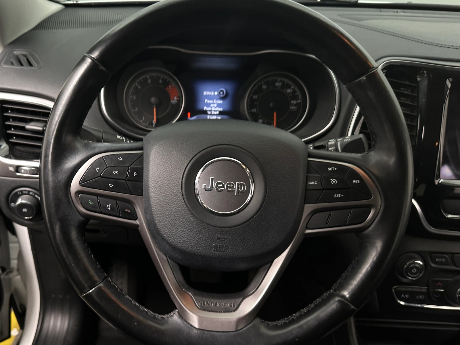 Thumbnail: 2020 Jeep Cherokee - 4