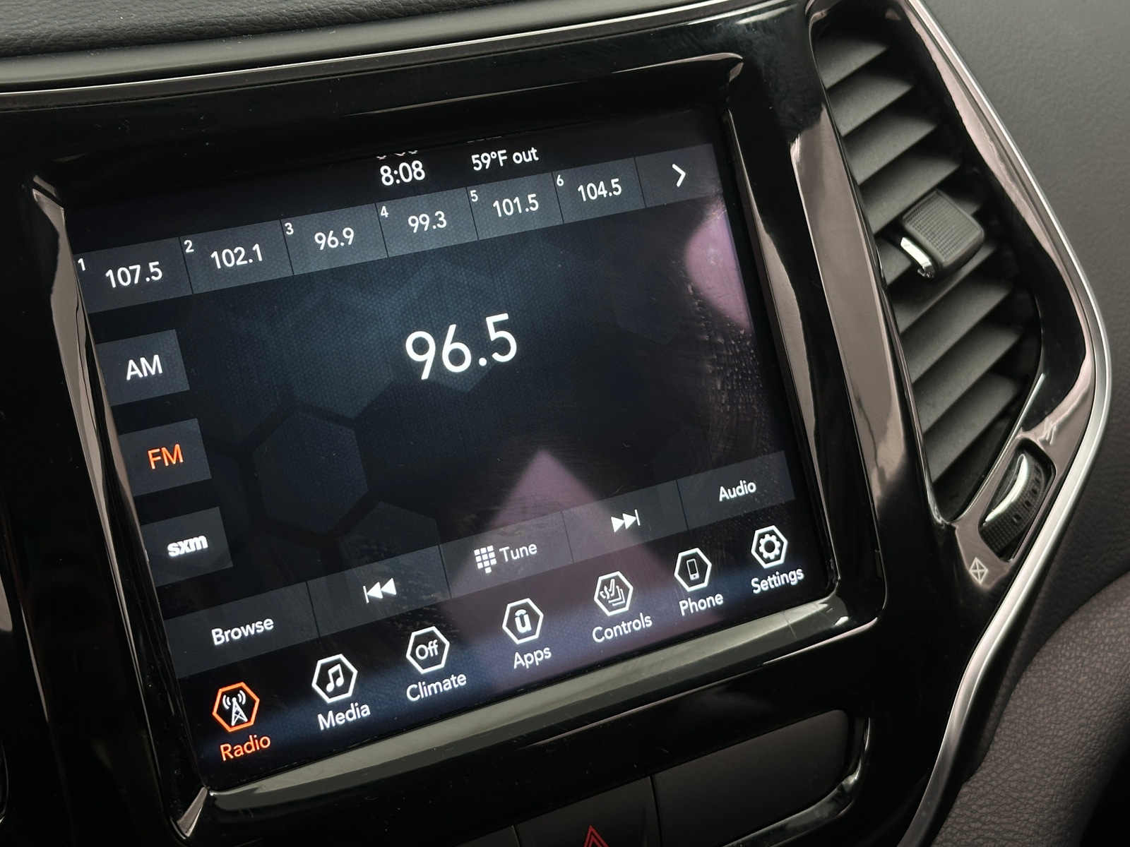 Thumbnail: 2020 Jeep Cherokee - 3