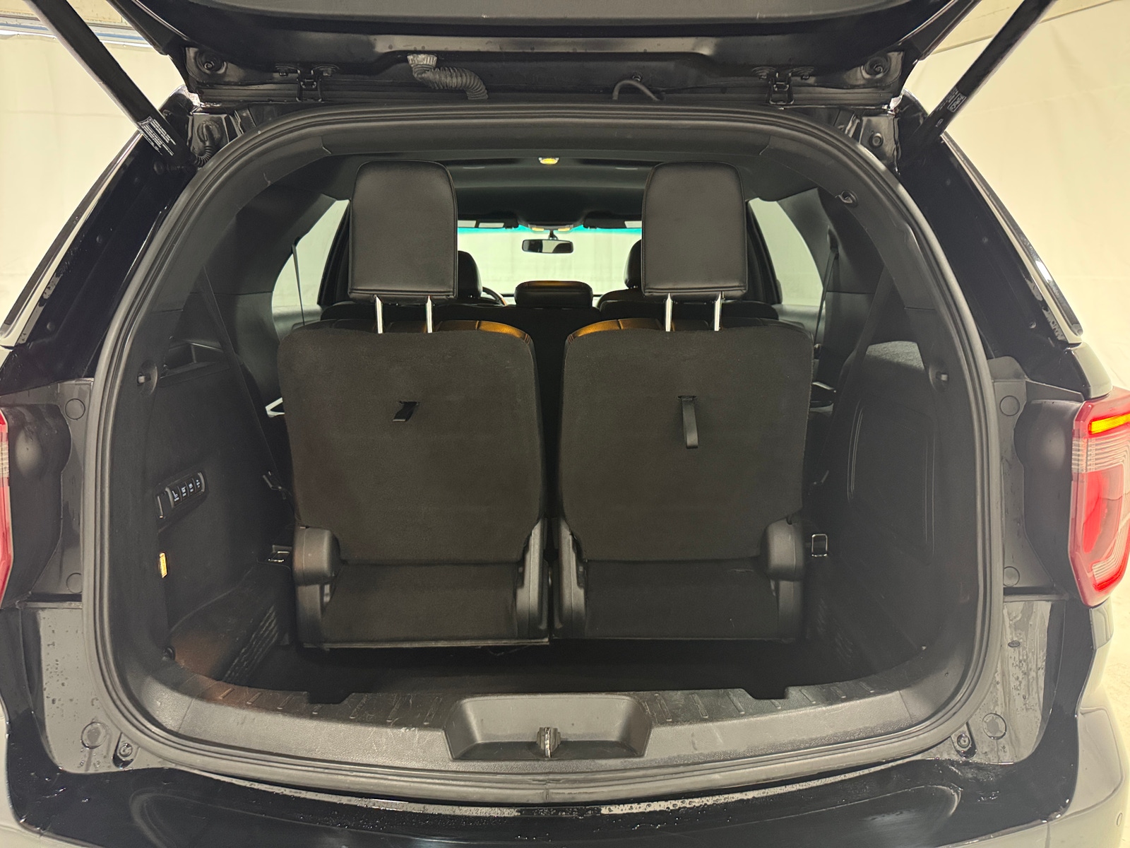 Thumbnail: 2017 Ford Explorer - 6