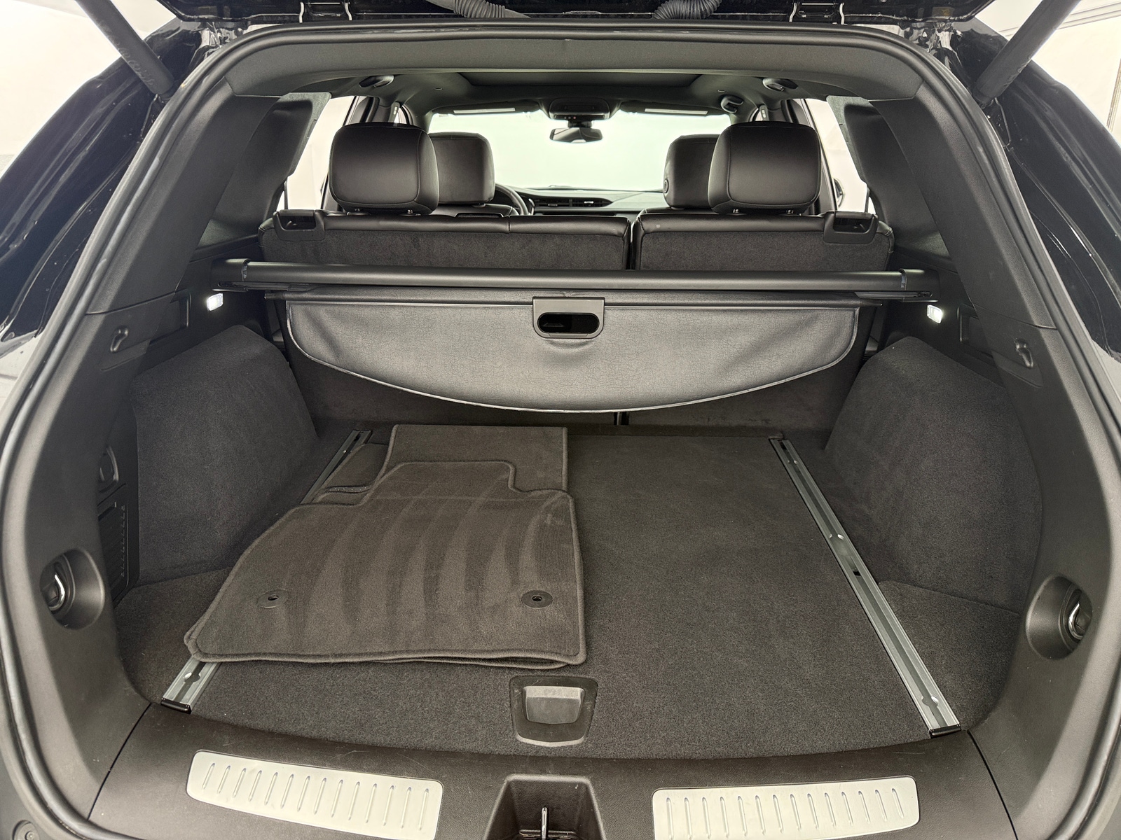 Thumbnail: 2025 Cadillac XT5 - 6