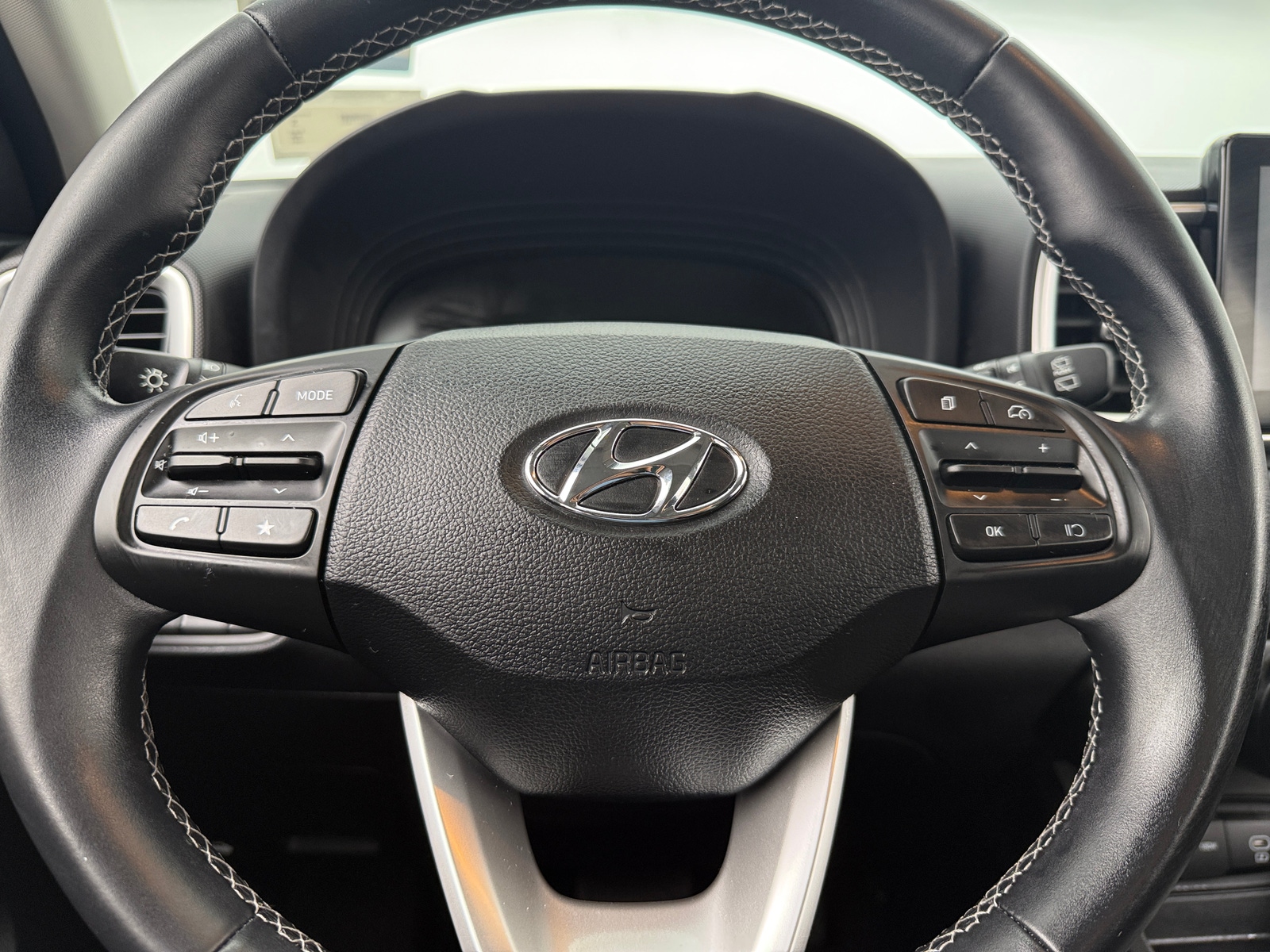 Thumbnail: 2023 Hyundai Venue - 5