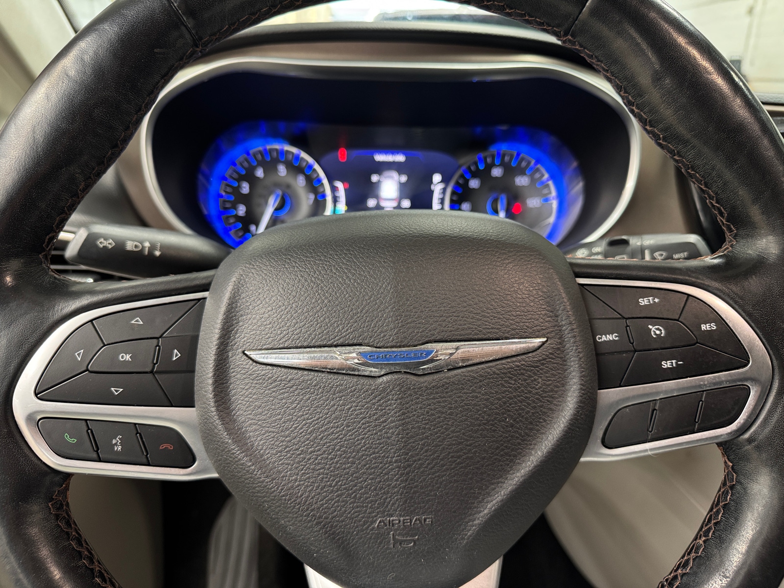 Thumbnail: 2019 Chrysler Pacifica - 4