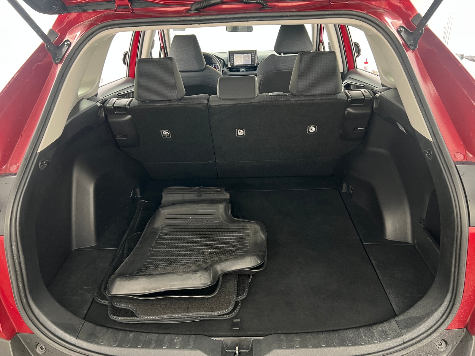 Thumbnail: 2020 Toyota RAV4 - 7