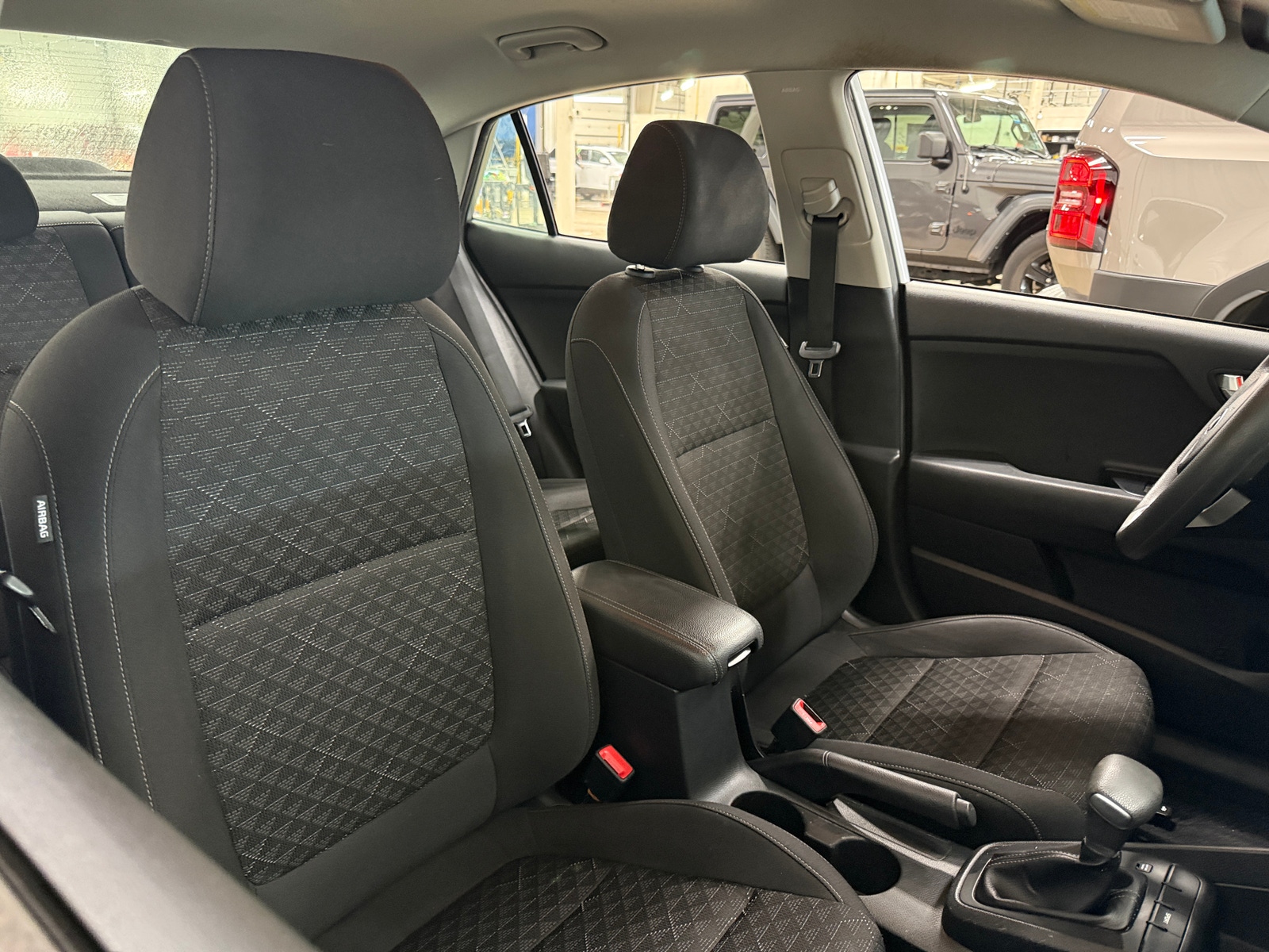 Thumbnail: 2020 Kia Rio - 2