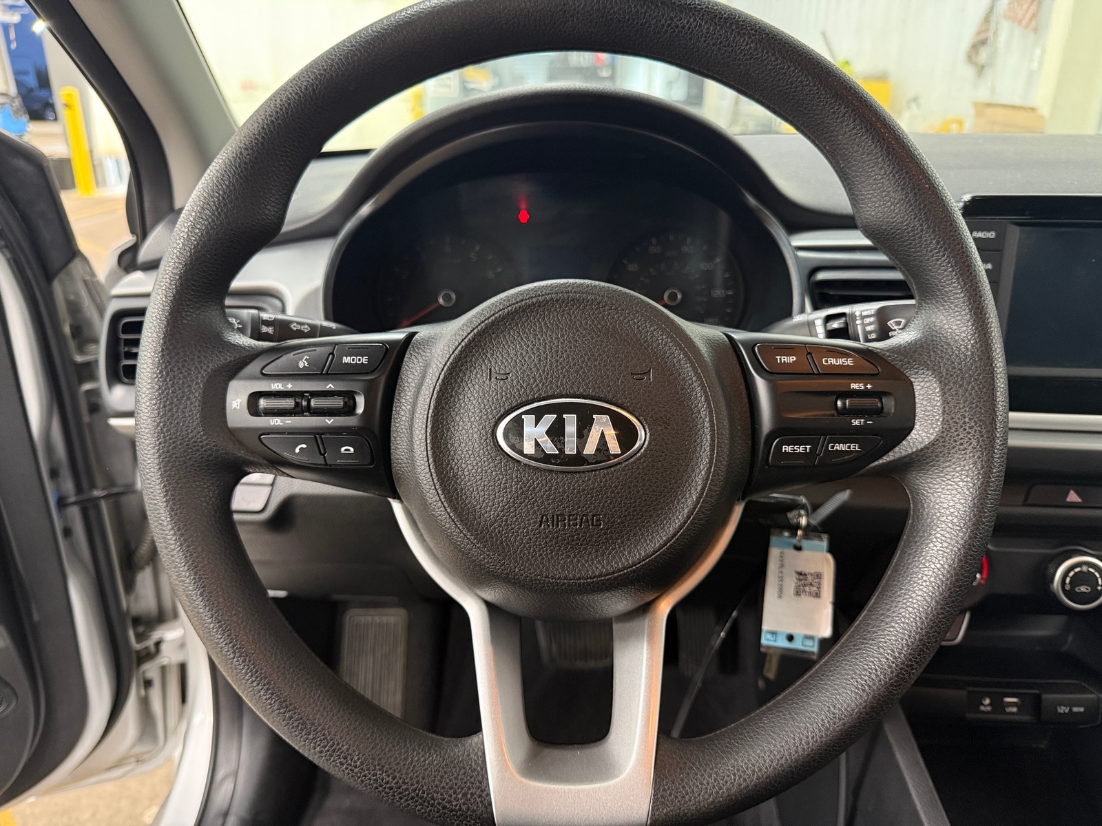 Thumbnail: 2020 Kia Rio - 5