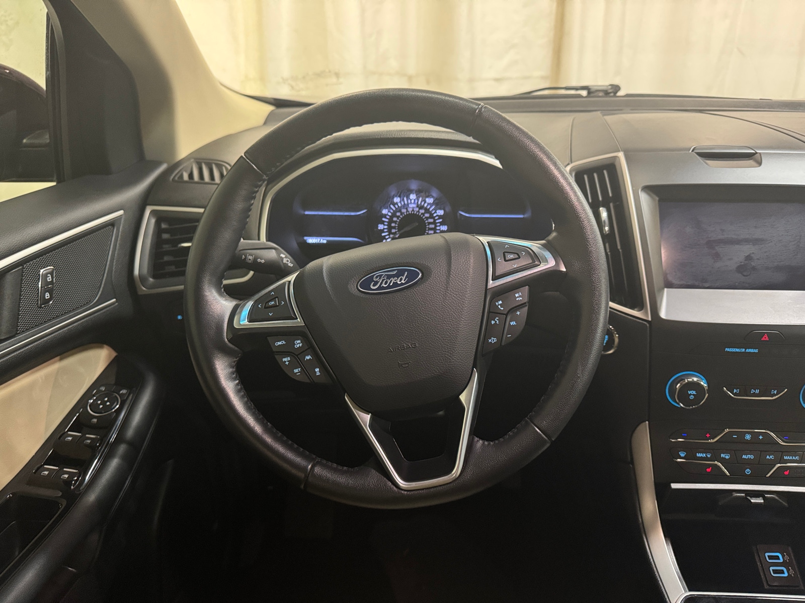 Thumbnail: 2019 Ford Edge - 4