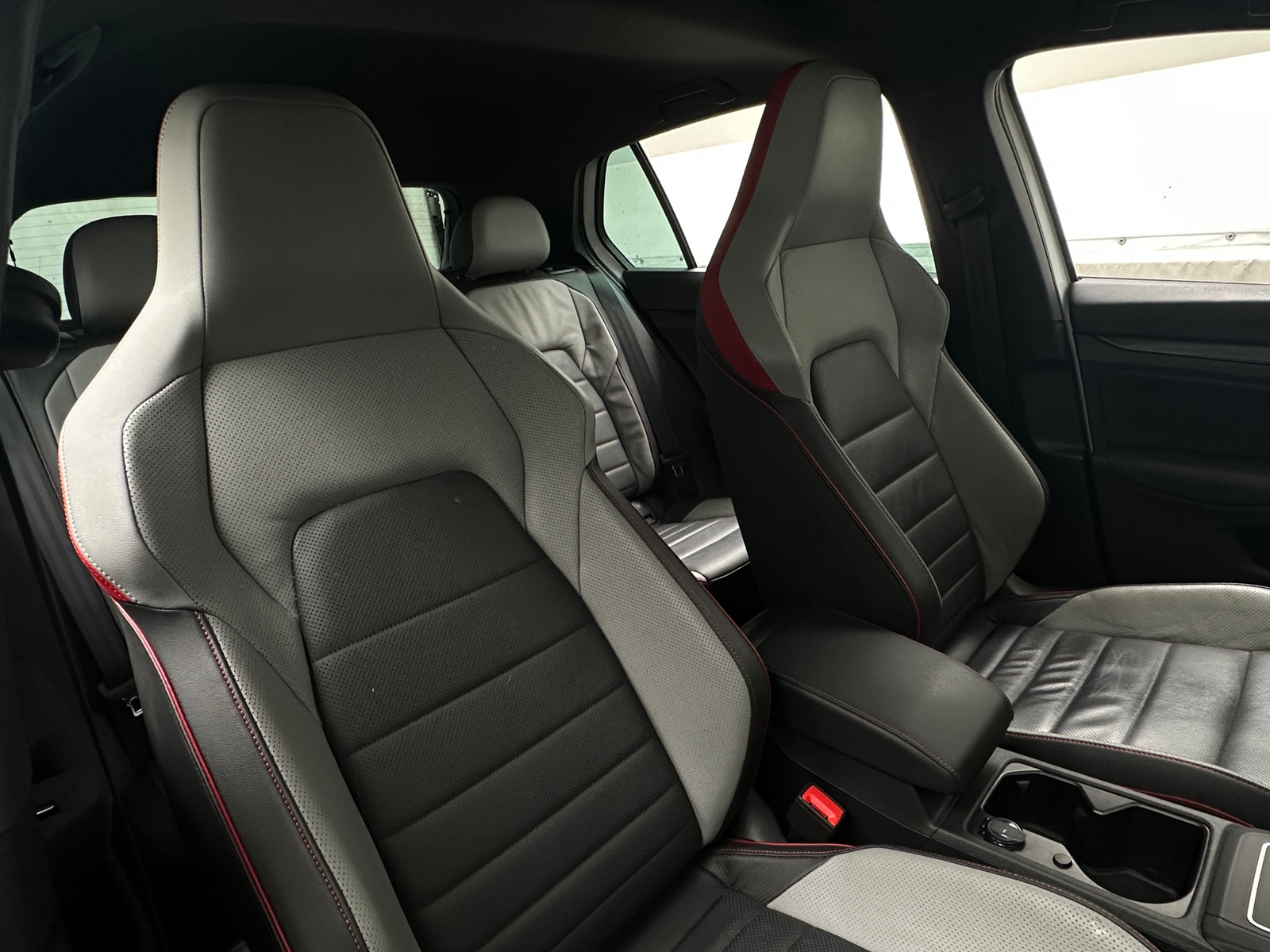 Thumbnail: 2022 Volkswagen Golf - 2