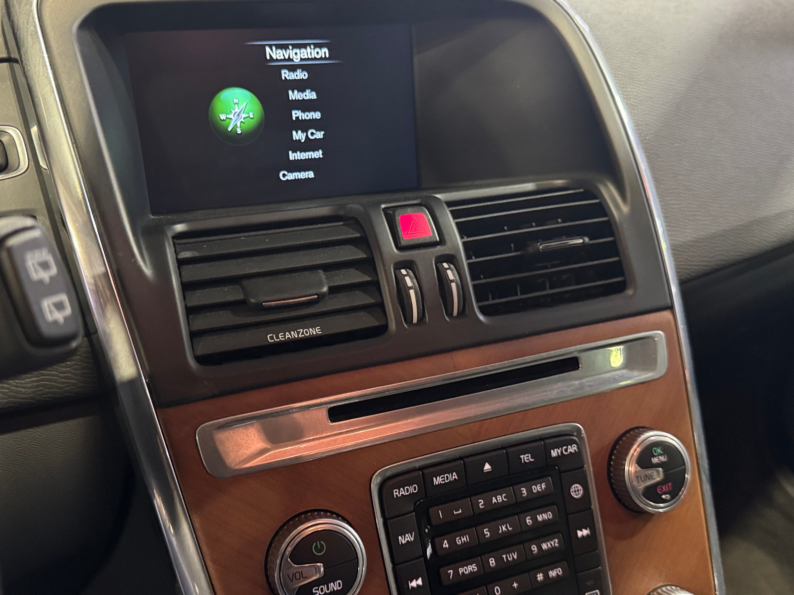 Thumbnail: 2017 Volvo XC60 - 3