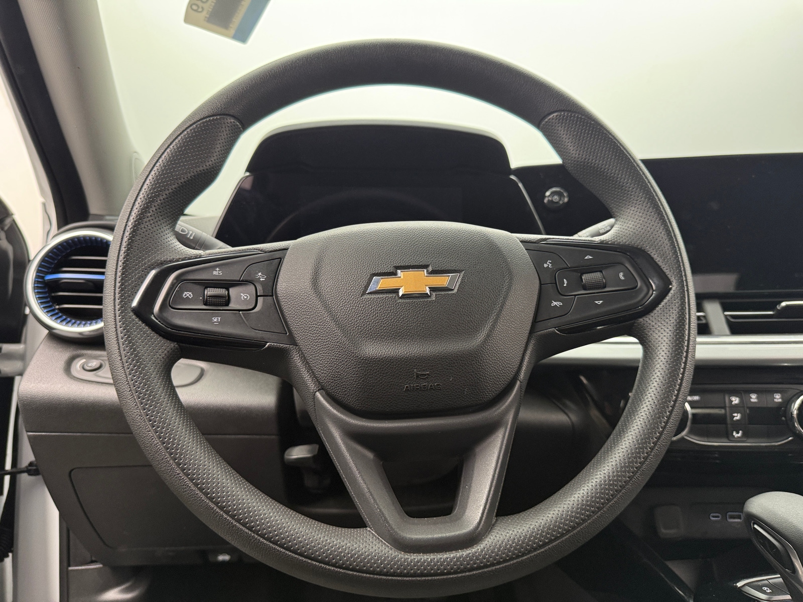 Thumbnail: 2025 Chevrolet Trax - 5