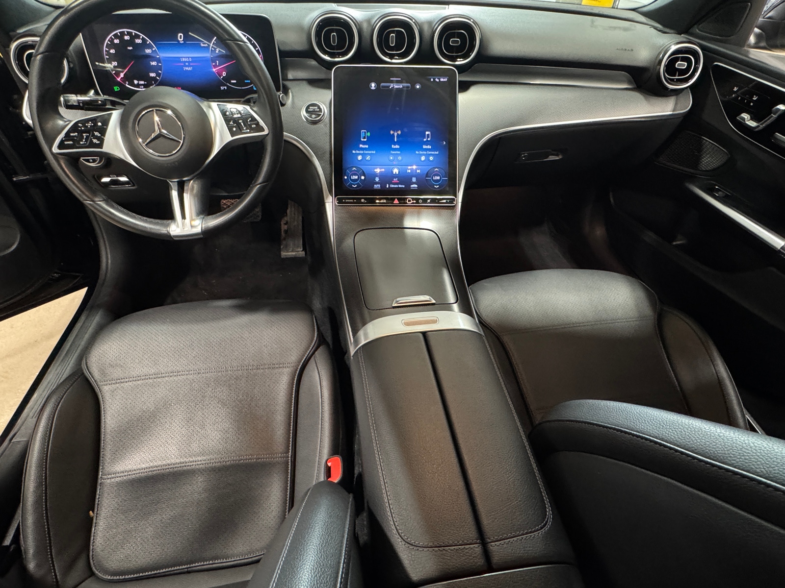 Thumbnail: 2024 Mercedes-Benz C-Class - 2