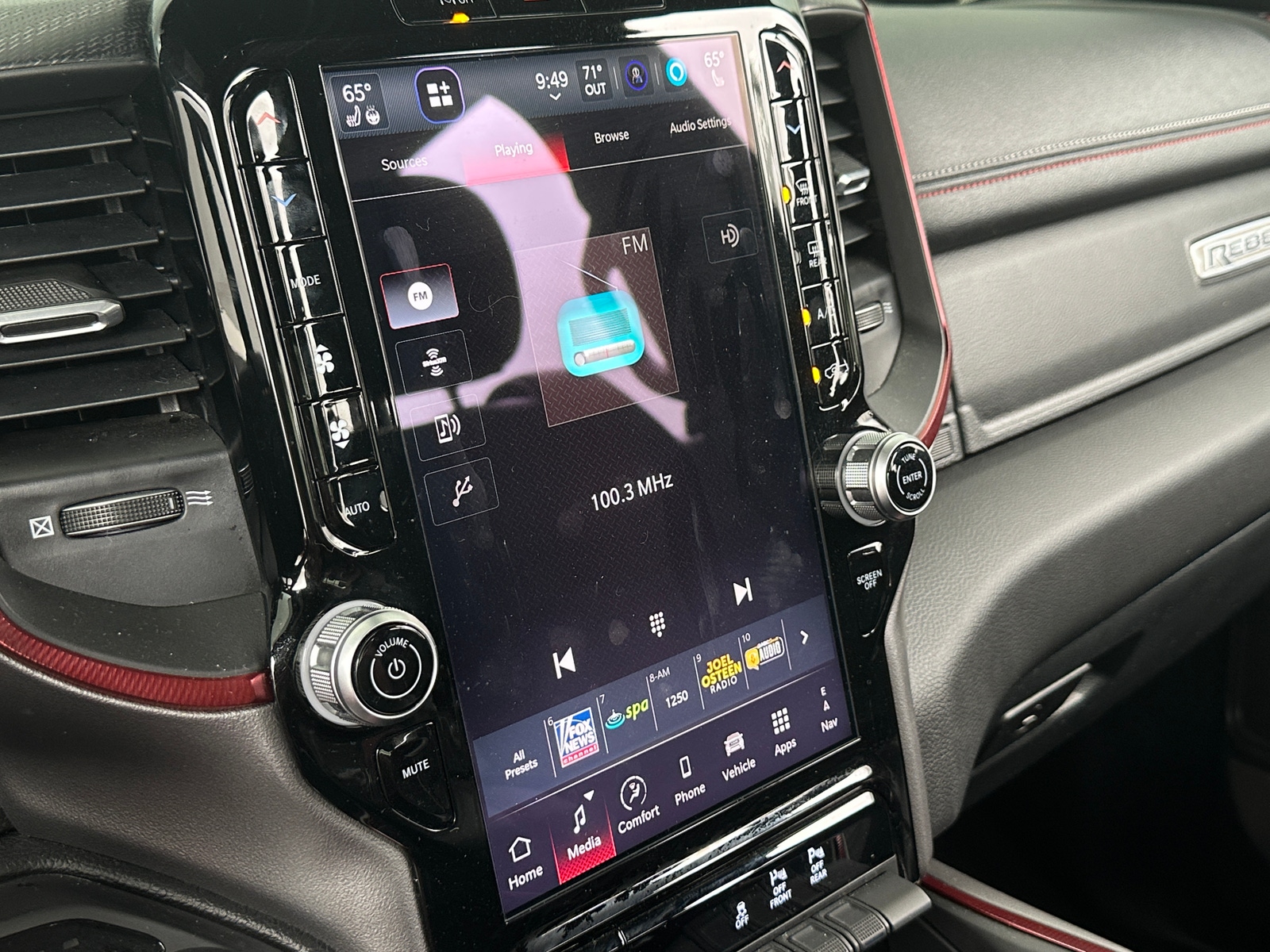 Thumbnail: 2025 RAM 1500 - 3