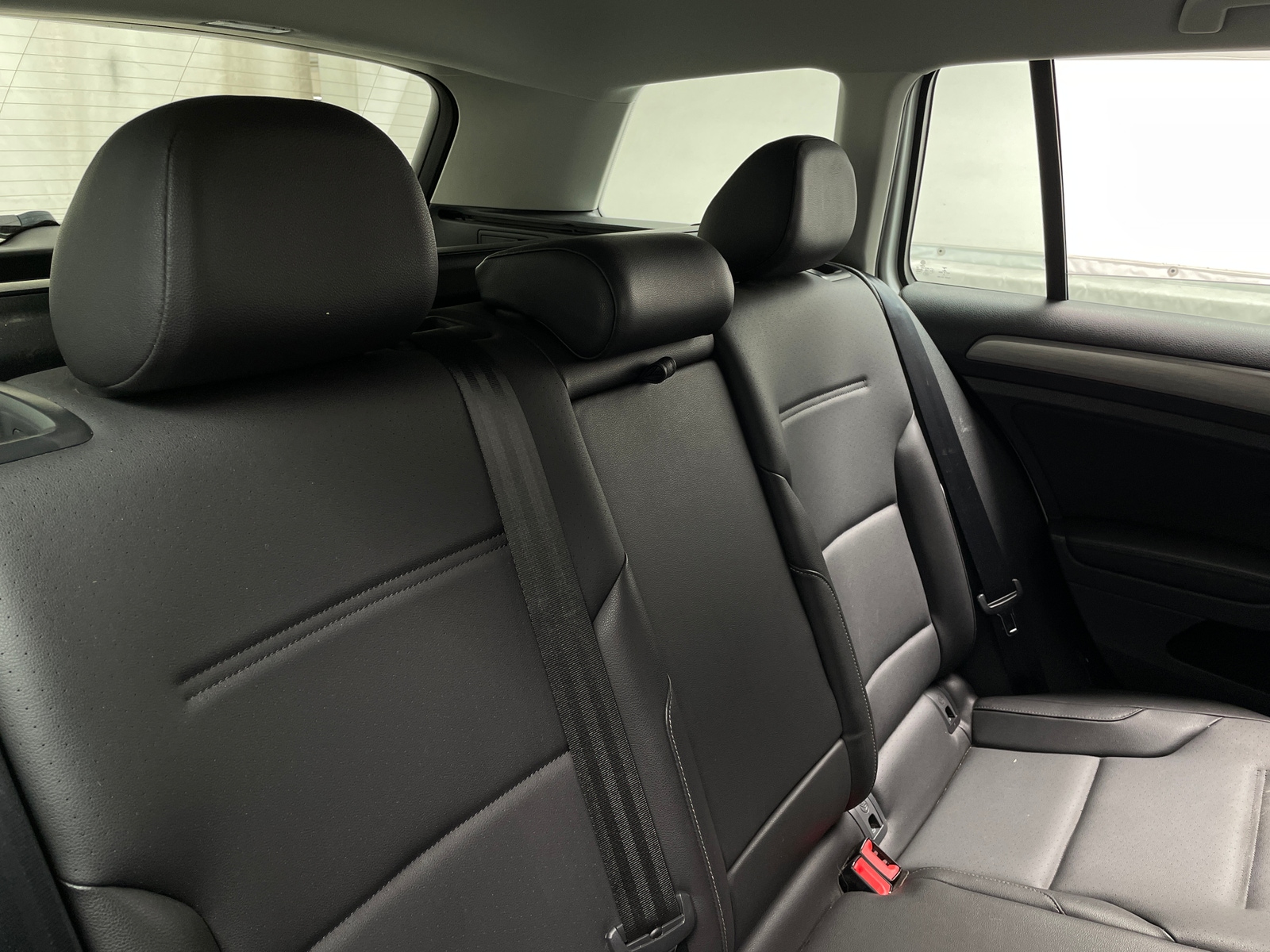 Thumbnail: 2015 Volkswagen e-Golf - 5