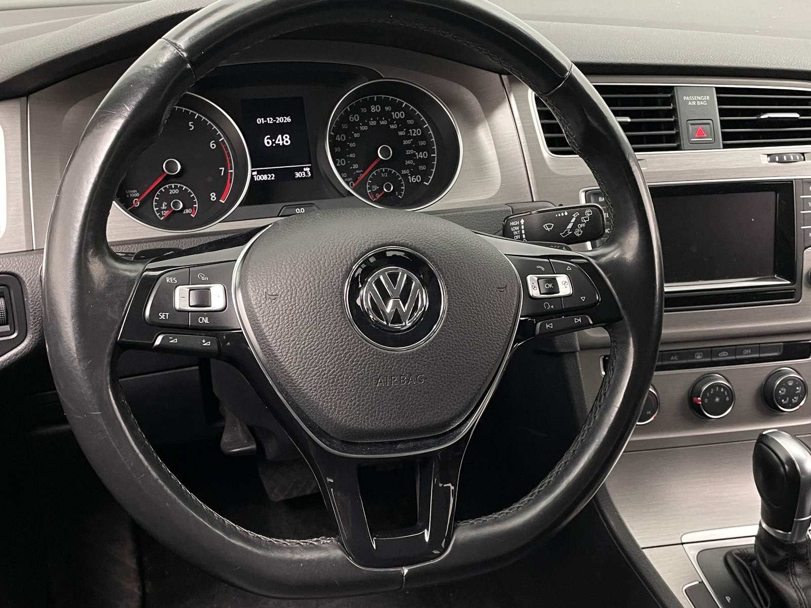 Thumbnail: 2015 Volkswagen e-Golf - 4