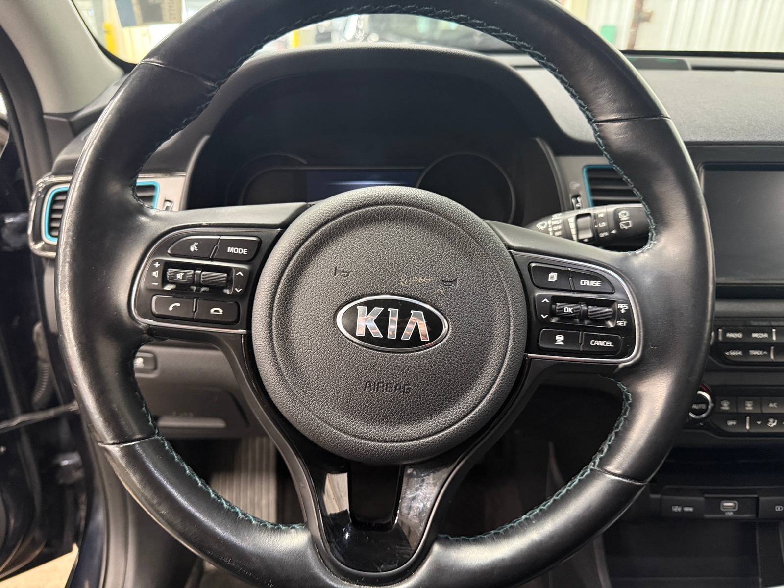 Thumbnail: 2019 Kia Niro - 4