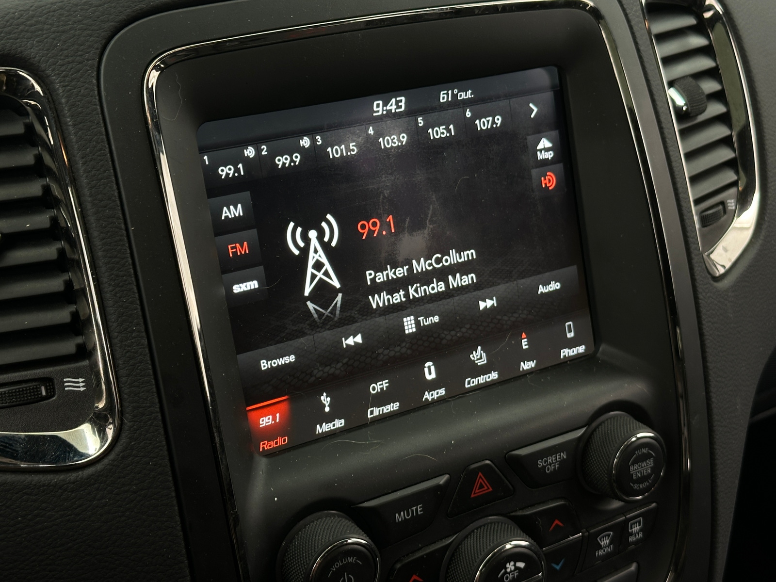 Thumbnail: 2018 Dodge Durango - 3