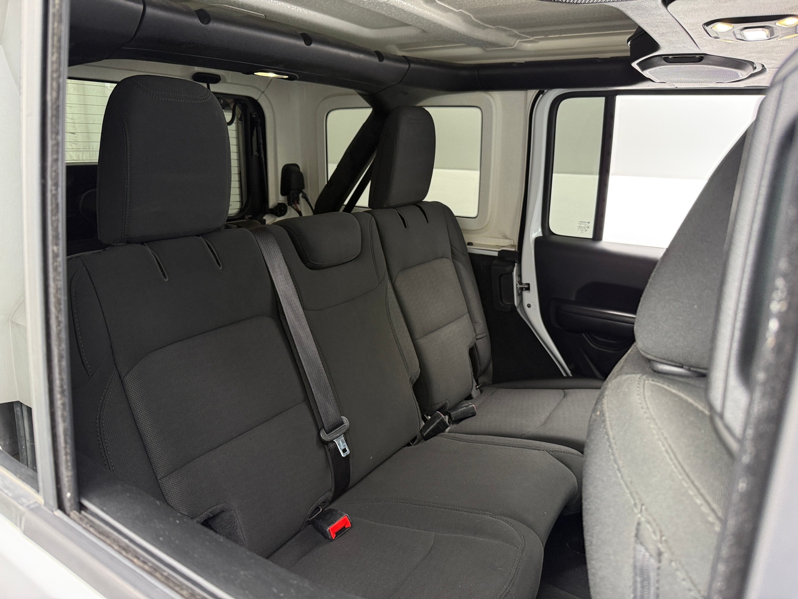 Thumbnail: 2019 Jeep Wrangler - 6