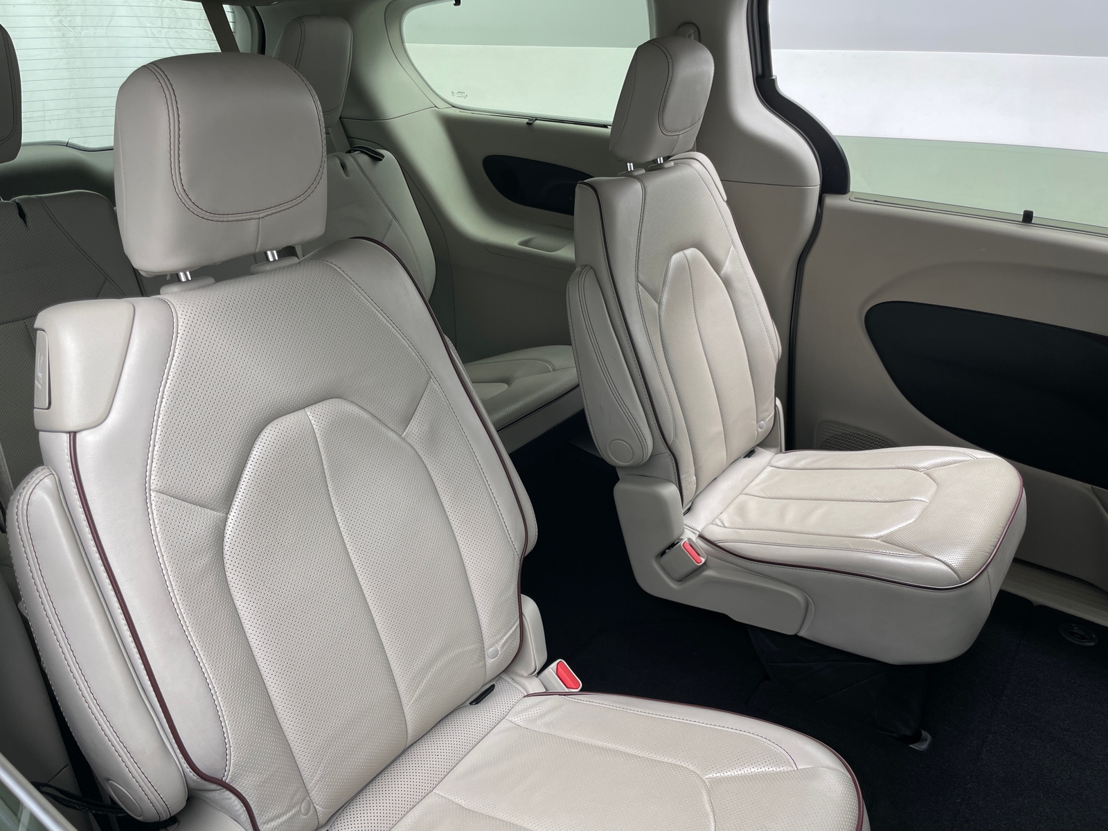 Thumbnail: 2019 Chrysler Pacifica - 5