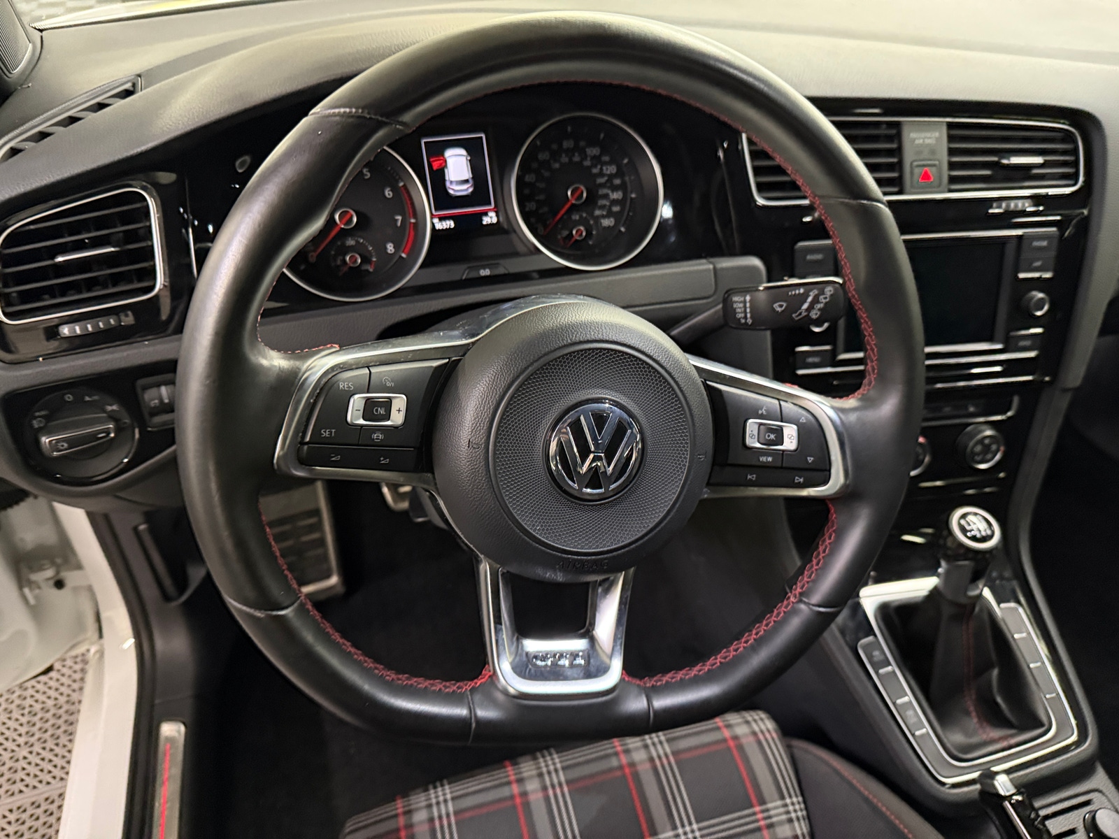 Thumbnail: 2020 Volkswagen Golf - 5