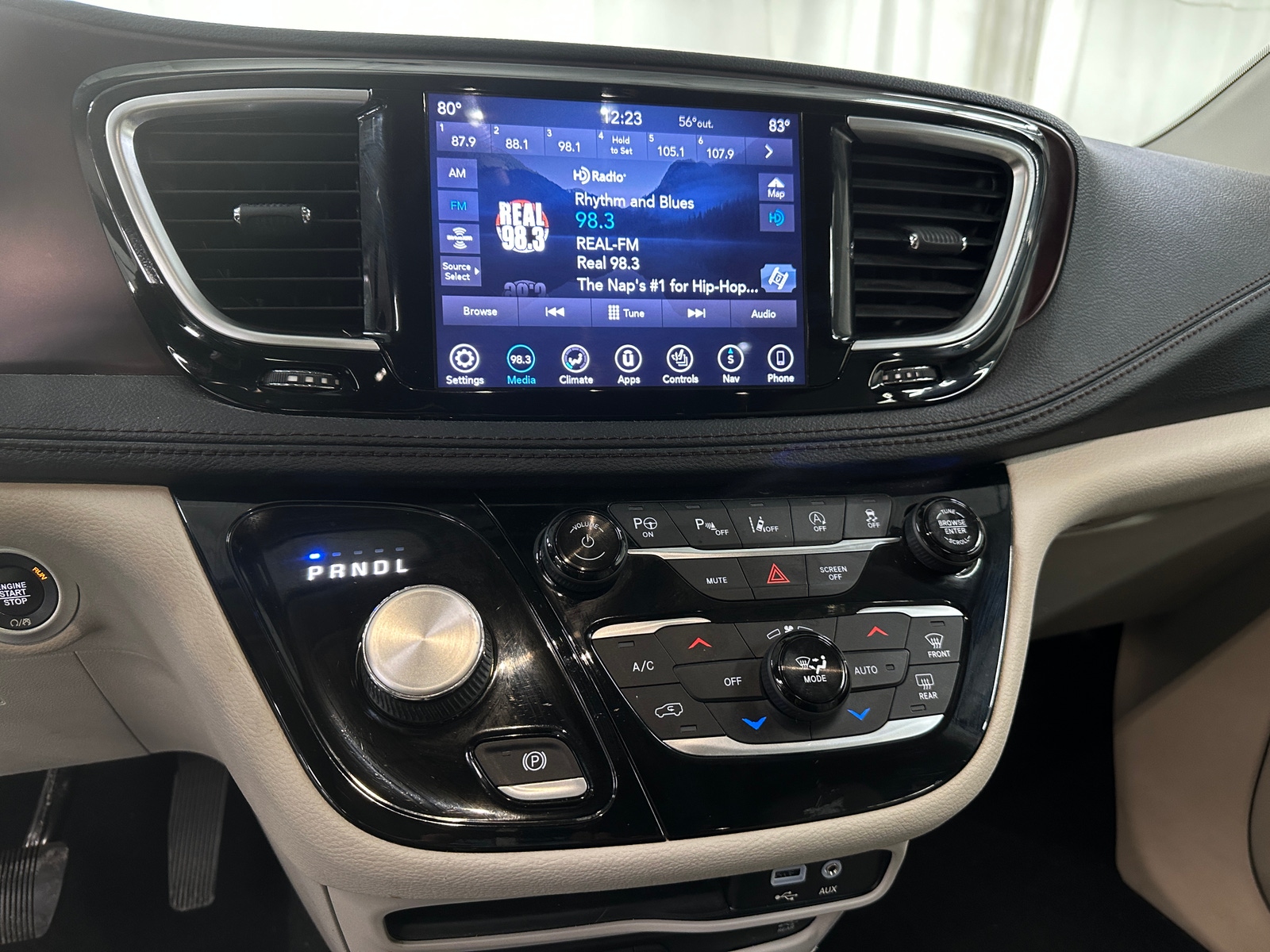 Thumbnail: 2019 Chrysler Pacifica - 3