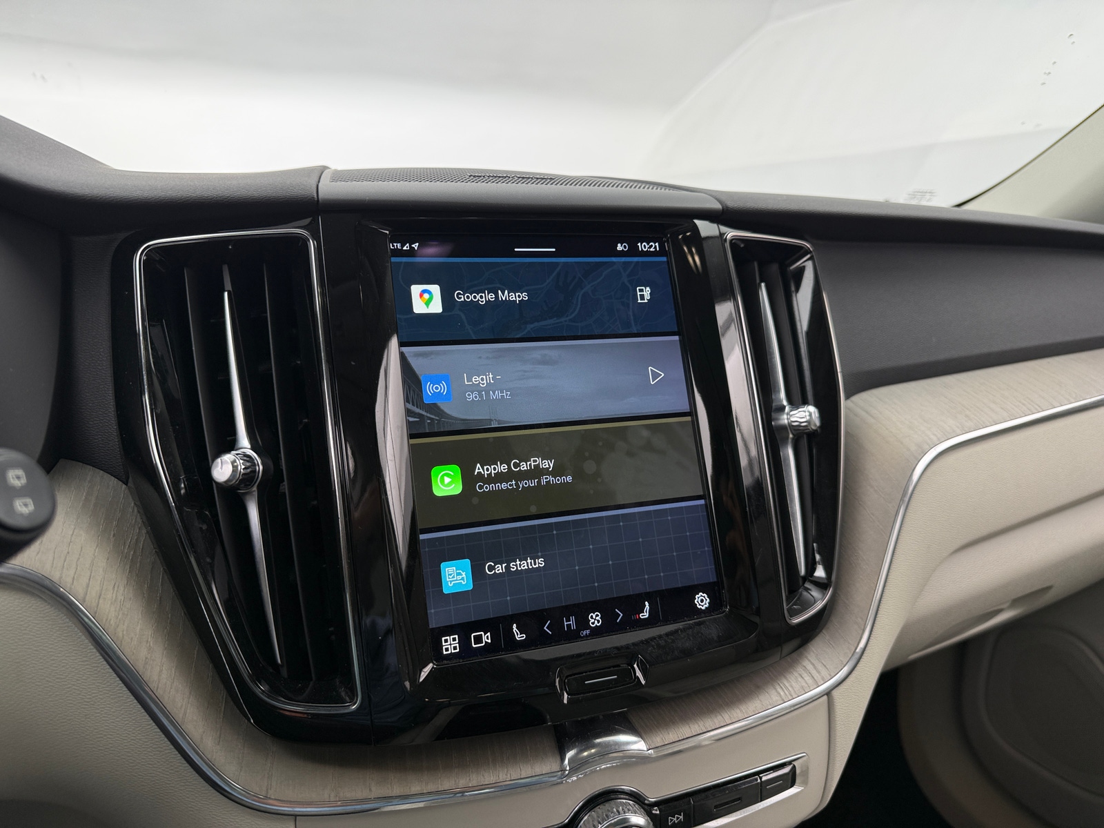 Thumbnail: 2023 Volvo XC60 - 3