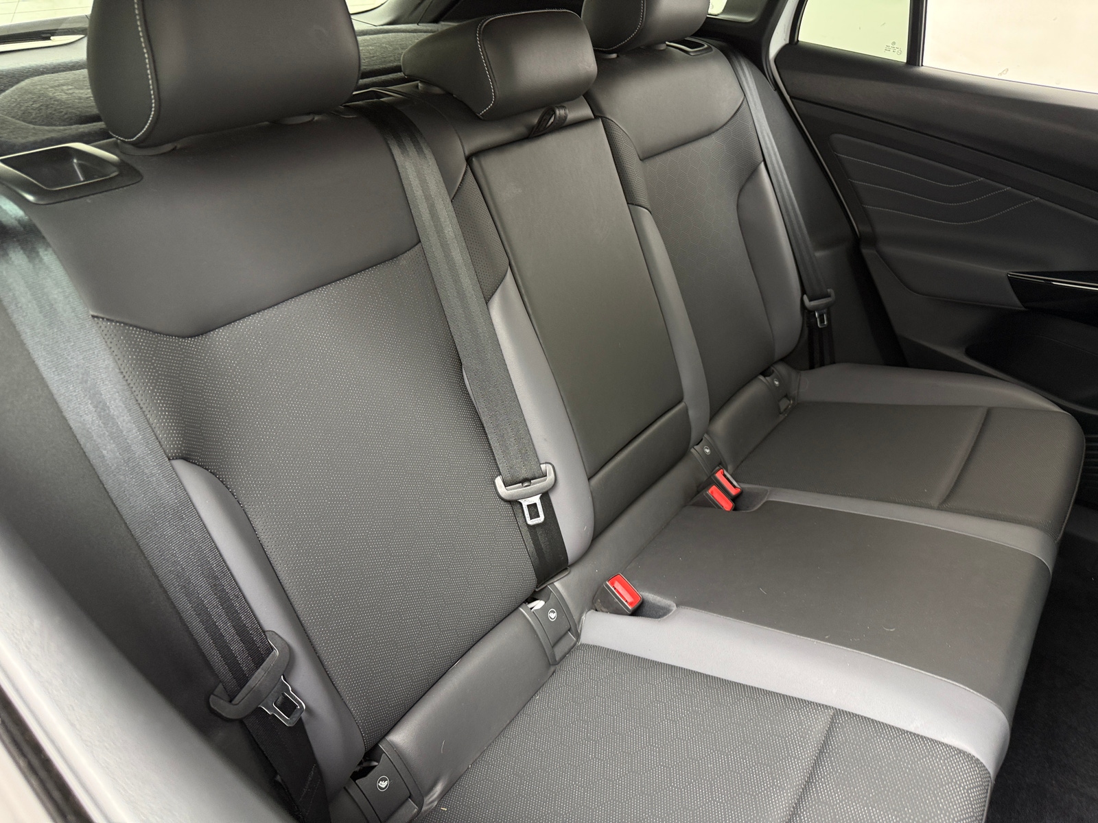 Thumbnail: 2023 Volkswagen ID.4 - 5