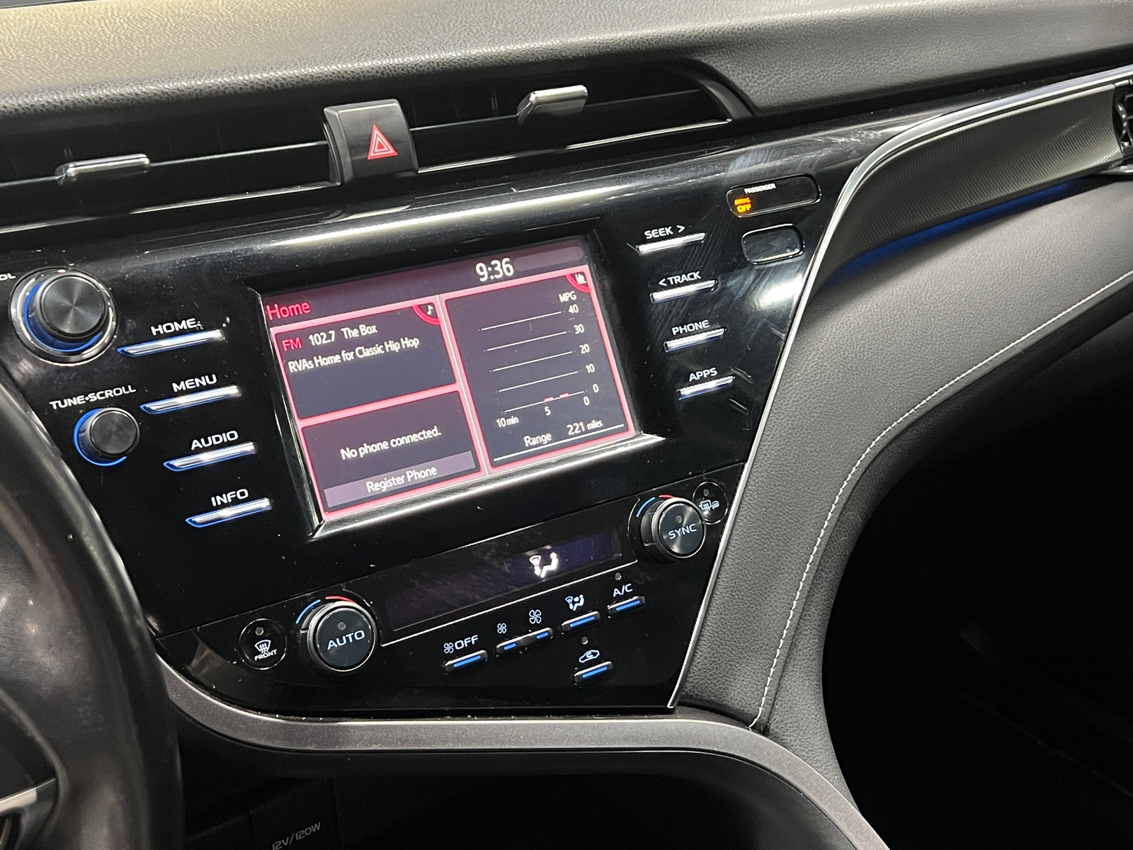 Thumbnail: 2018 Toyota Camry - 3