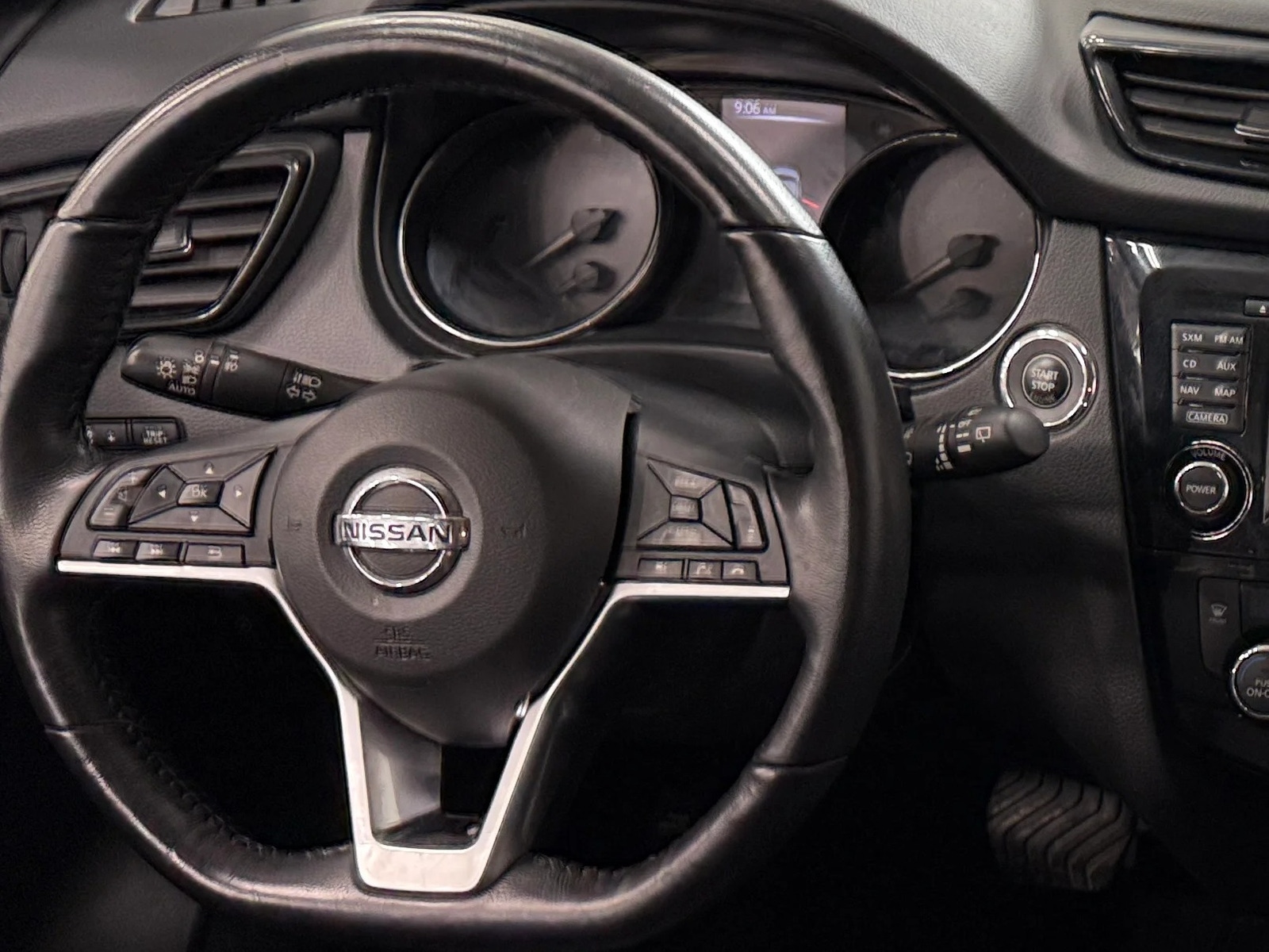 Thumbnail: 2017 Nissan Rogue Sport - 4