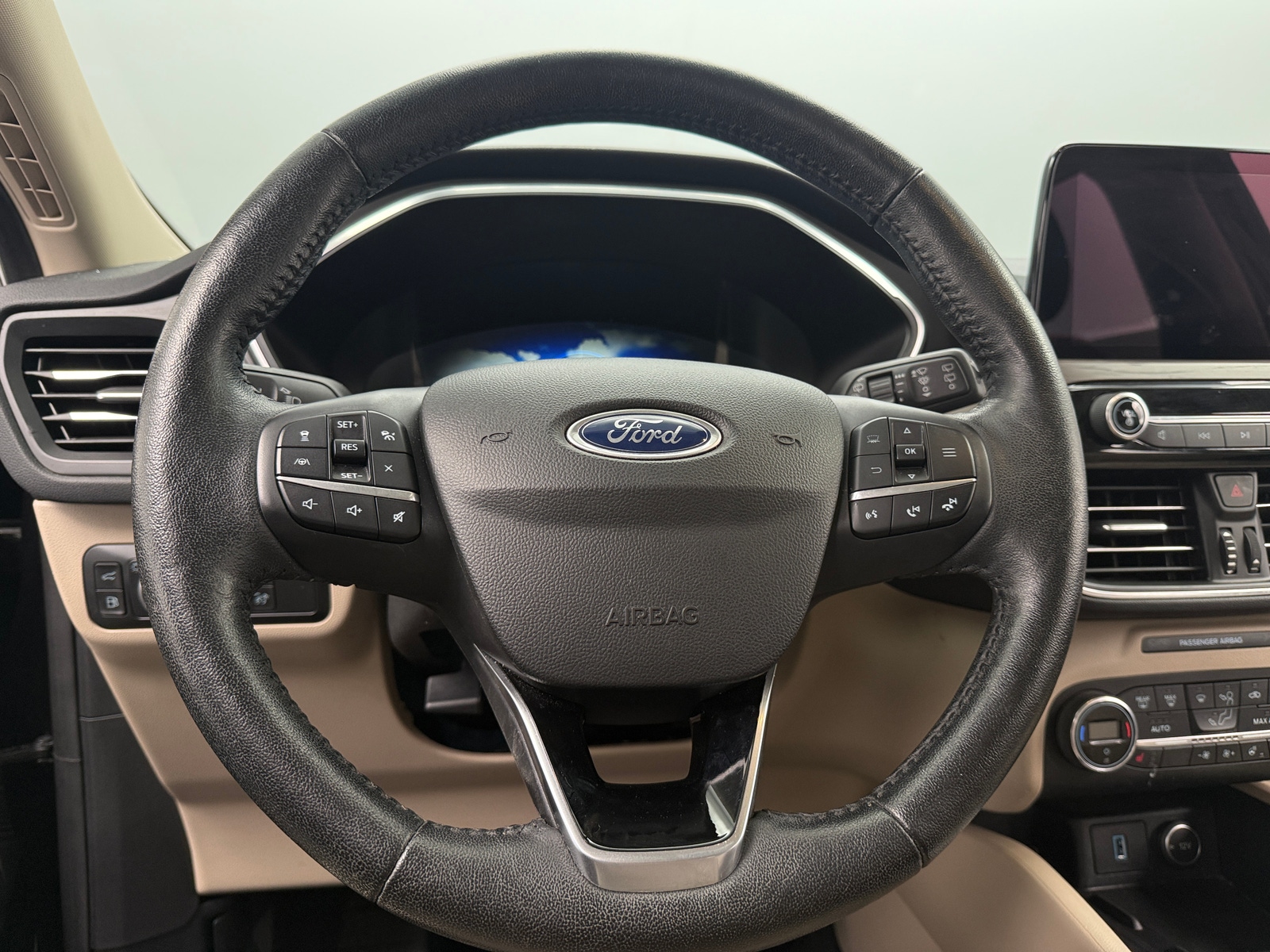 Thumbnail: 2020 Ford Escape - 4