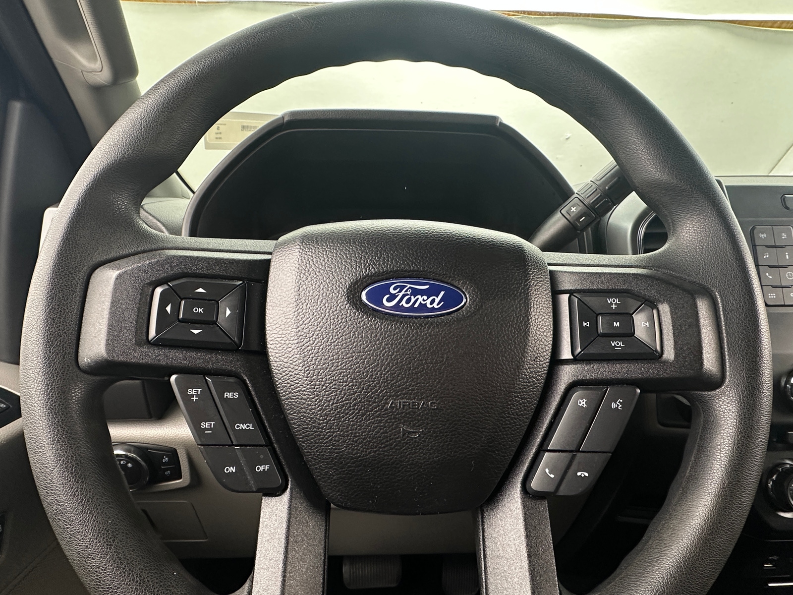 Thumbnail: 2018 Ford Econoline - 5