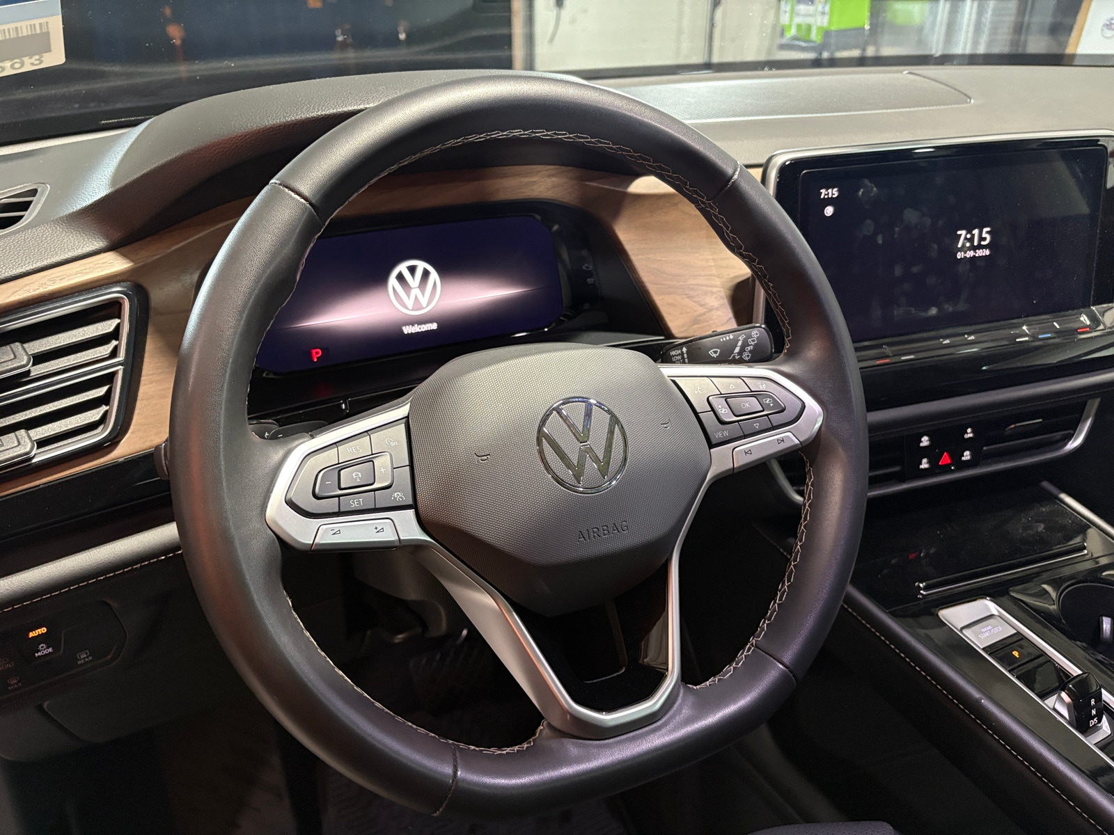 Thumbnail: 2024 Volkswagen Atlas - 4