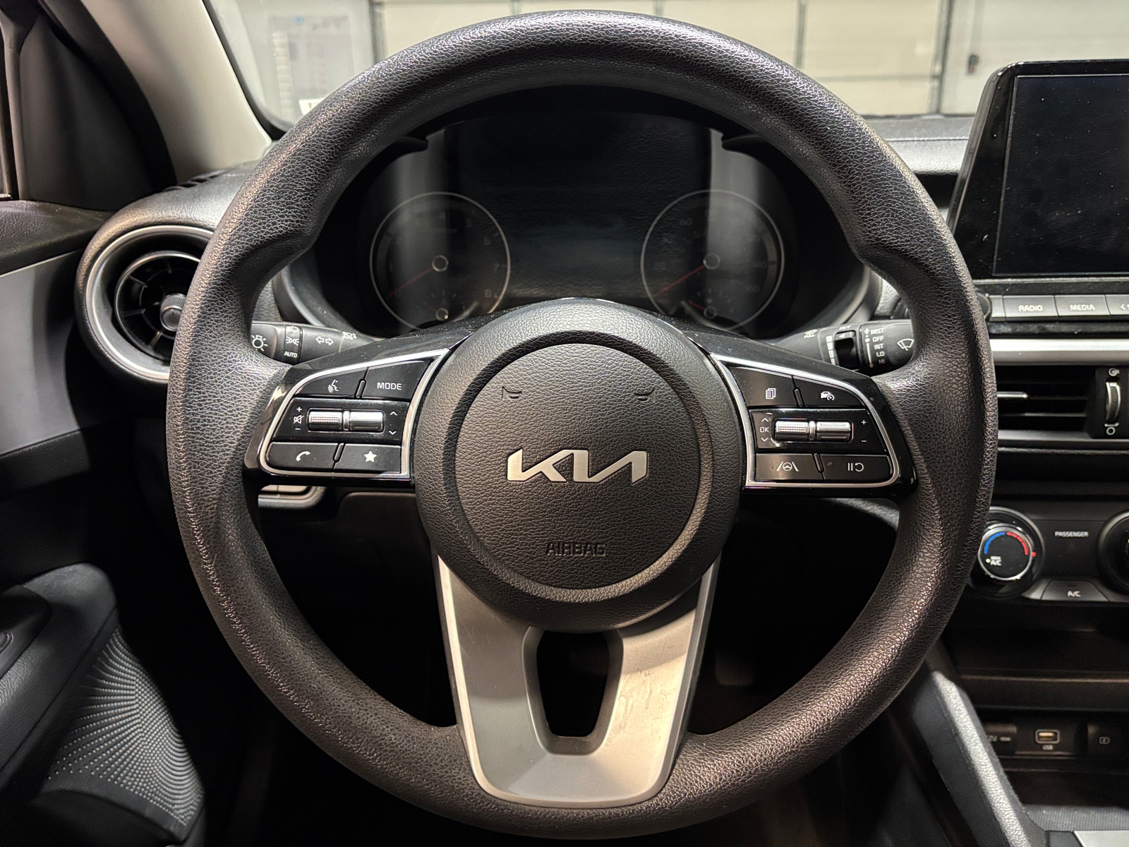 Thumbnail: 2024 Kia Forte - 5