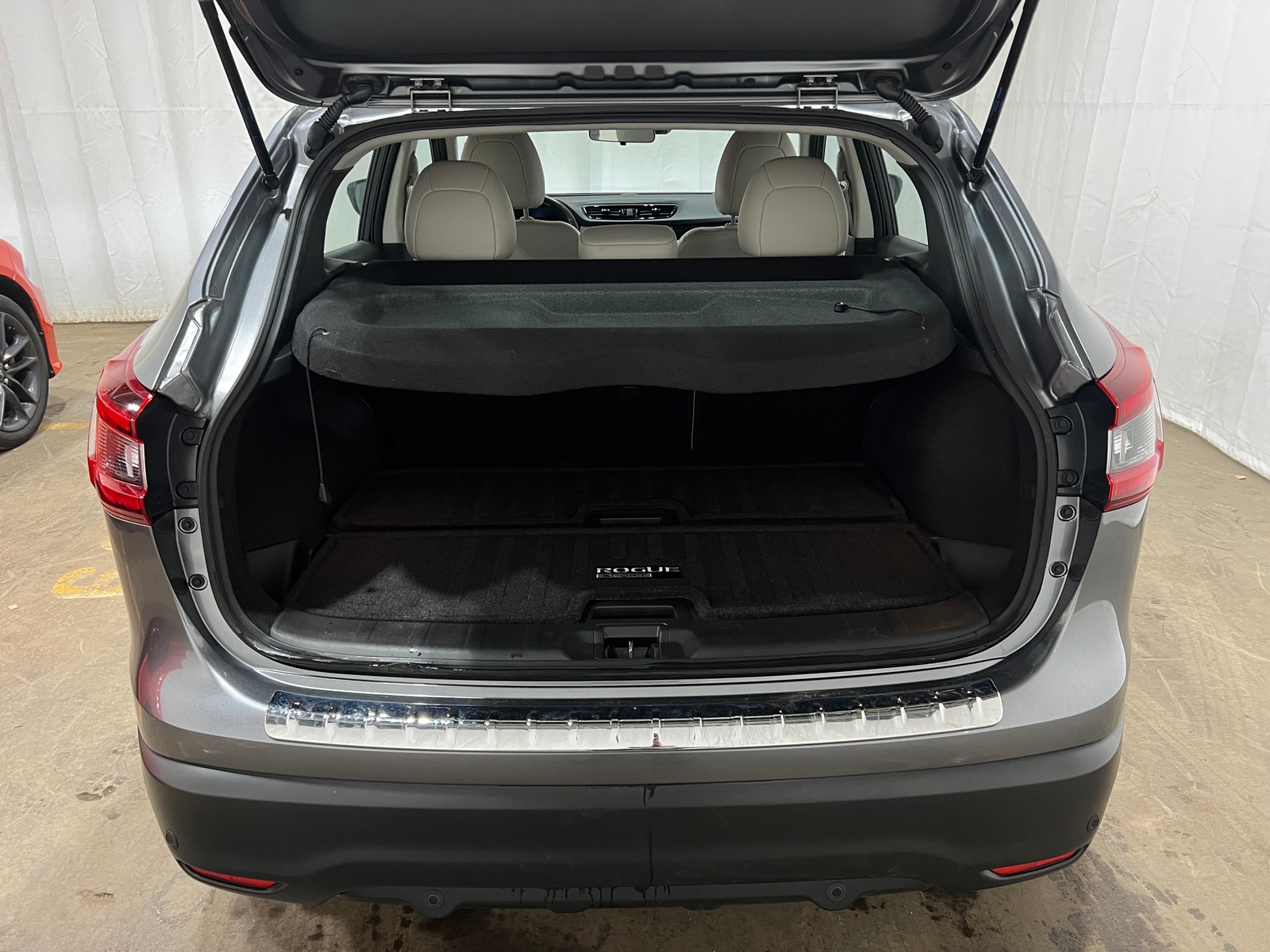 Thumbnail: 2022 Nissan Rogue Sport - 6