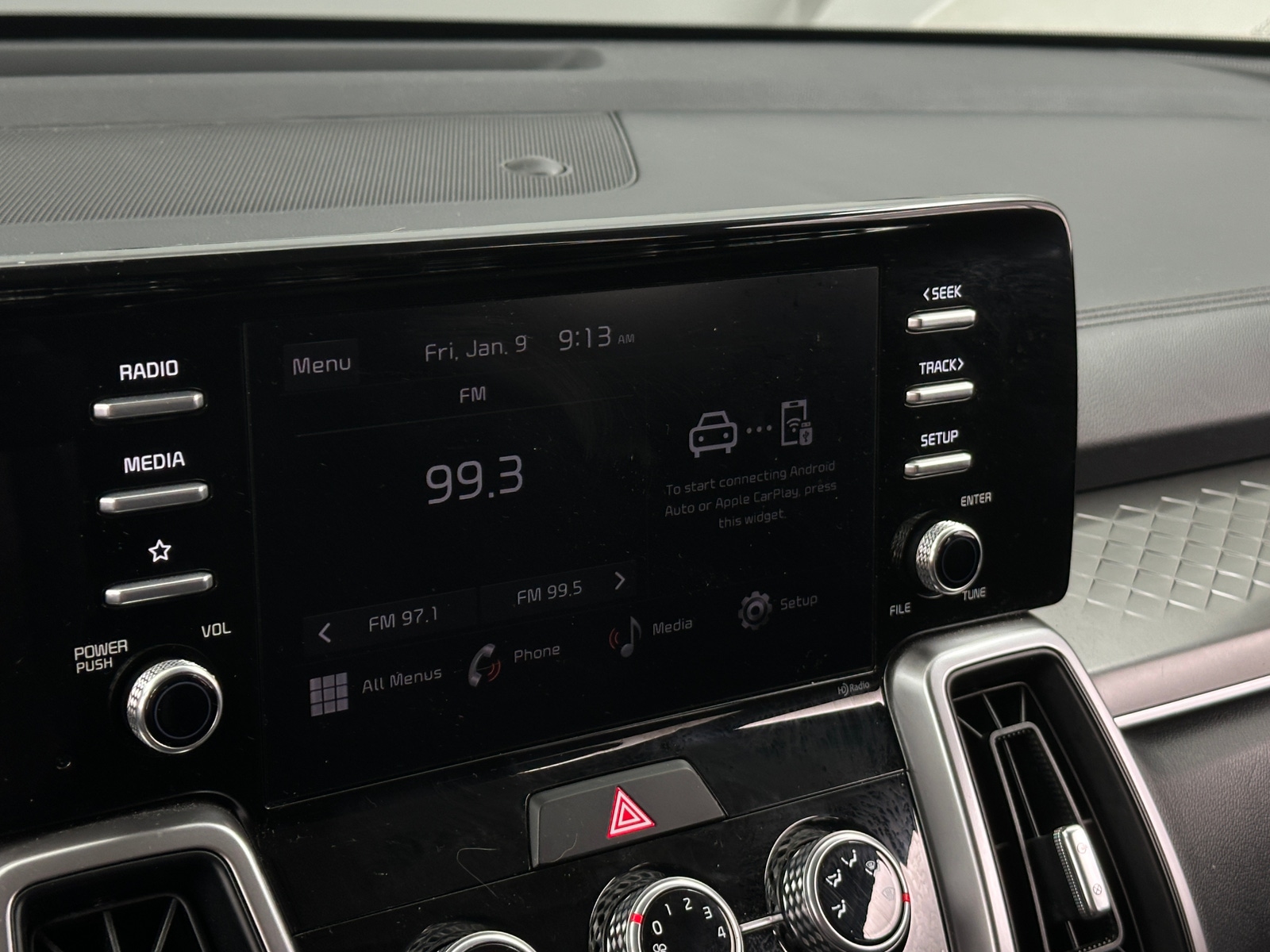 Thumbnail: 2023 Kia Sorento - 4