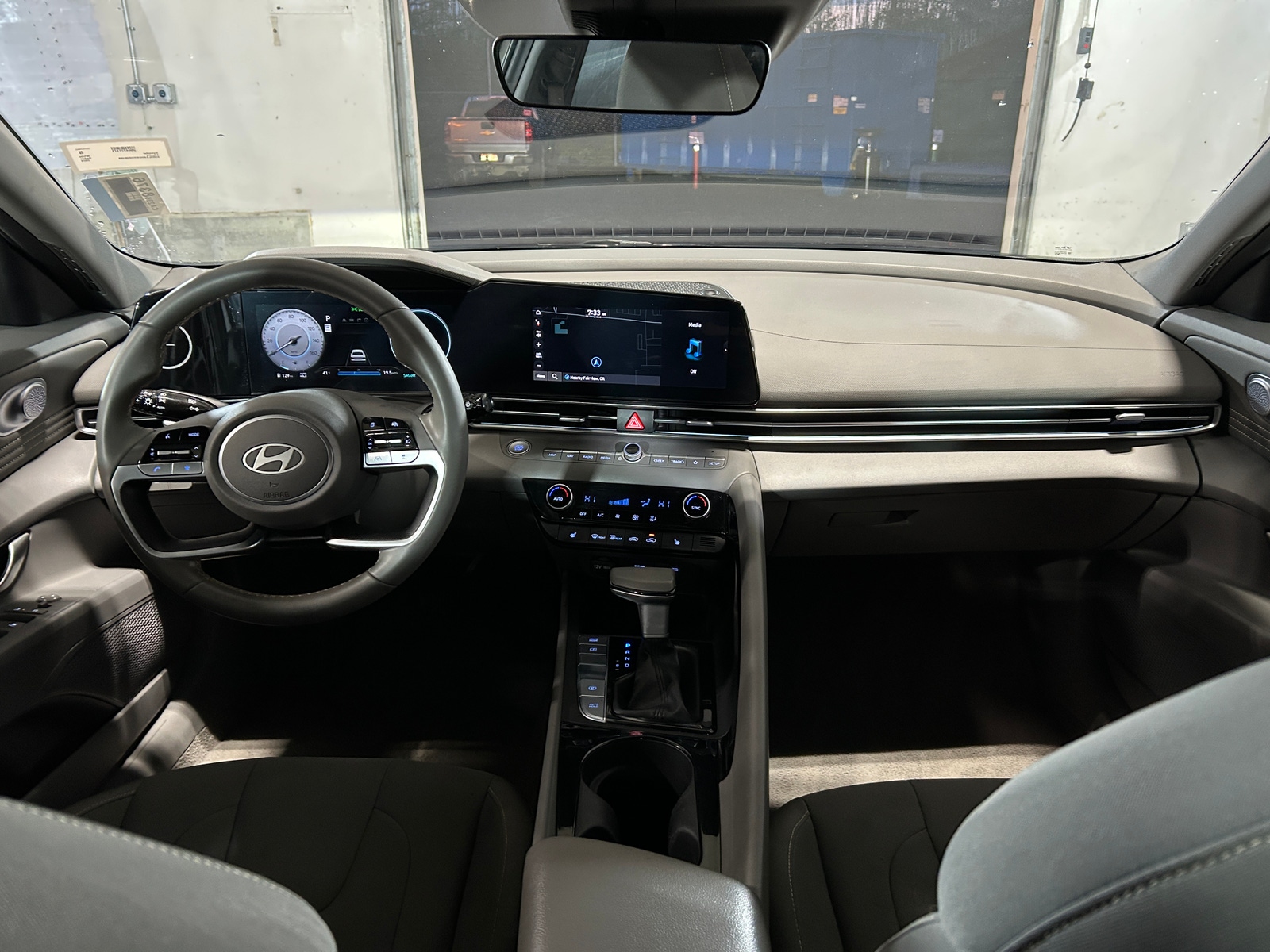 Thumbnail: 2024 Hyundai Elantra - 3