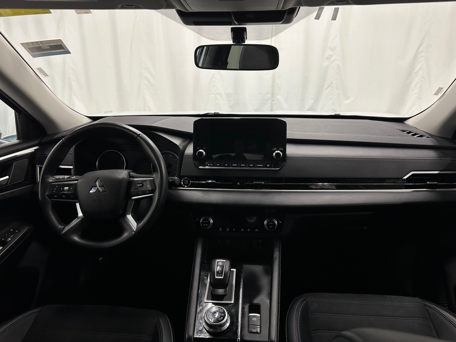 Thumbnail: 2024 Mitsubishi Outlander - 2