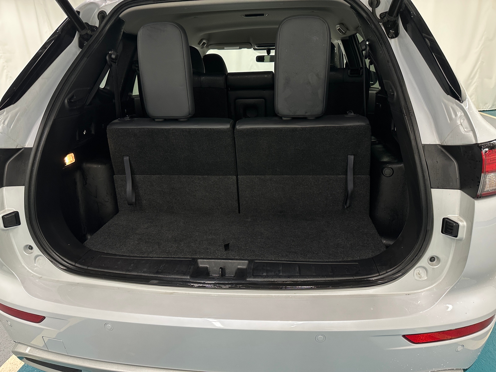 Thumbnail: 2024 Mitsubishi Outlander - 6