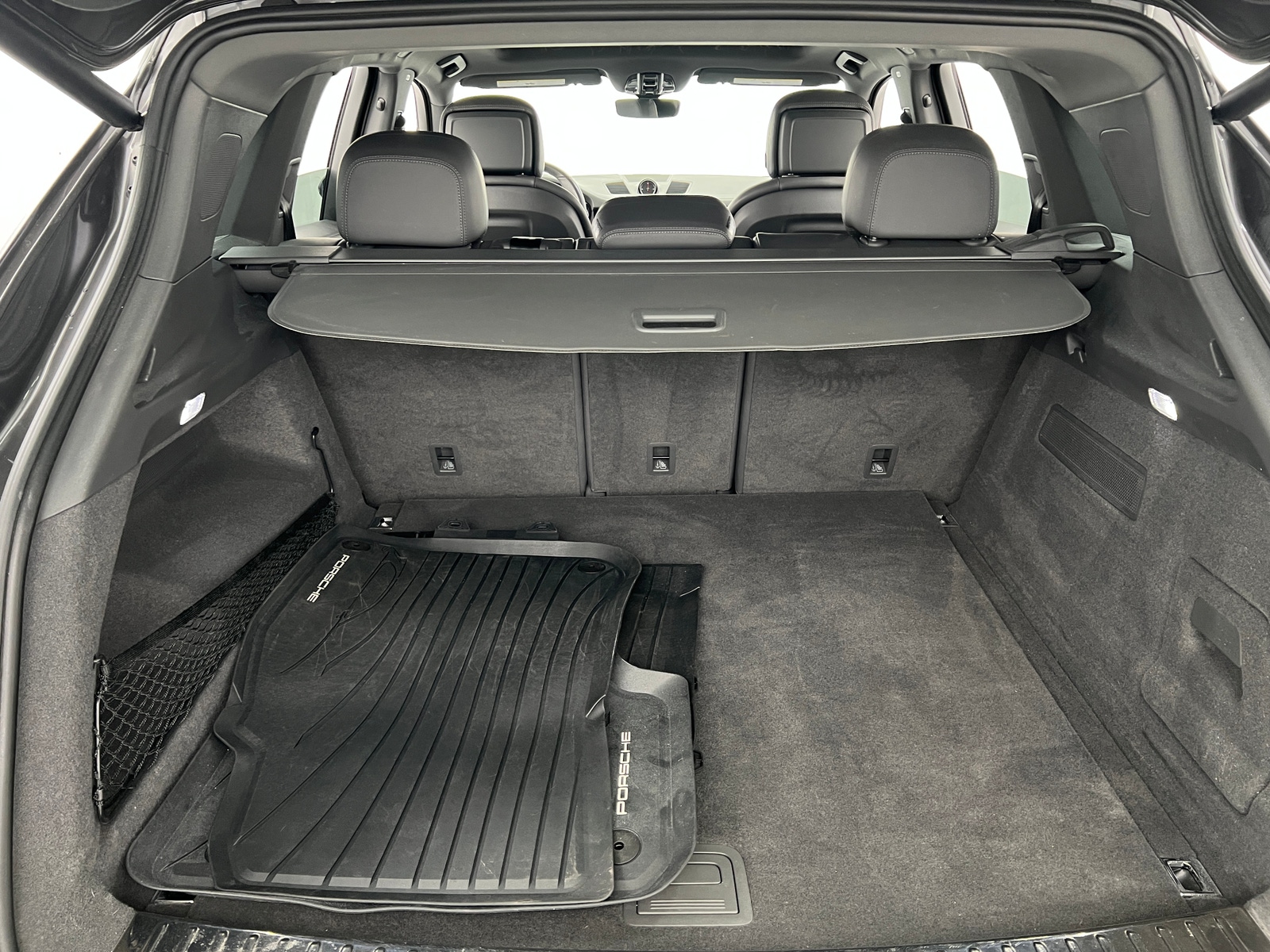 Thumbnail: 2022 Porsche Cayenne - 6